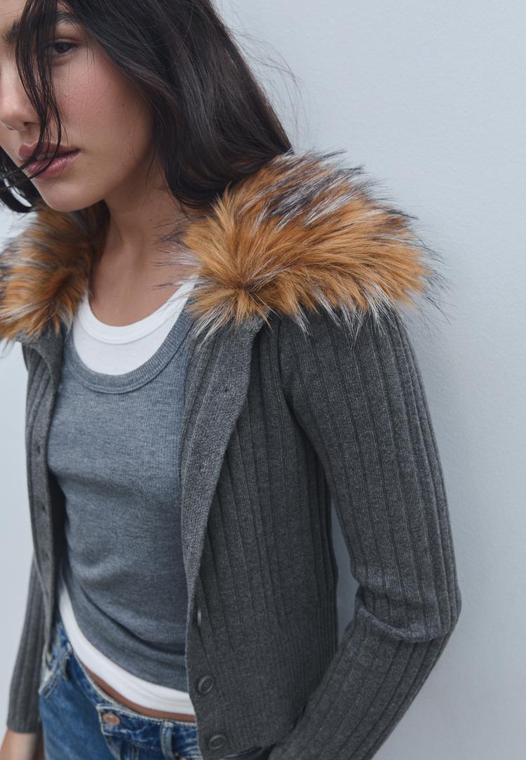 chaqueta de punto cuello efecto pelo