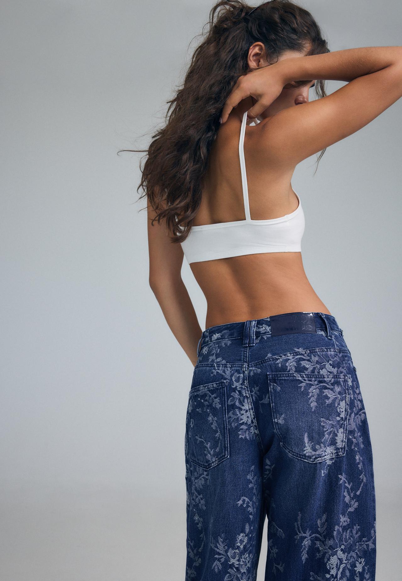 Floral jacquard barrel jeans — MEDIUM BLUE DENIM