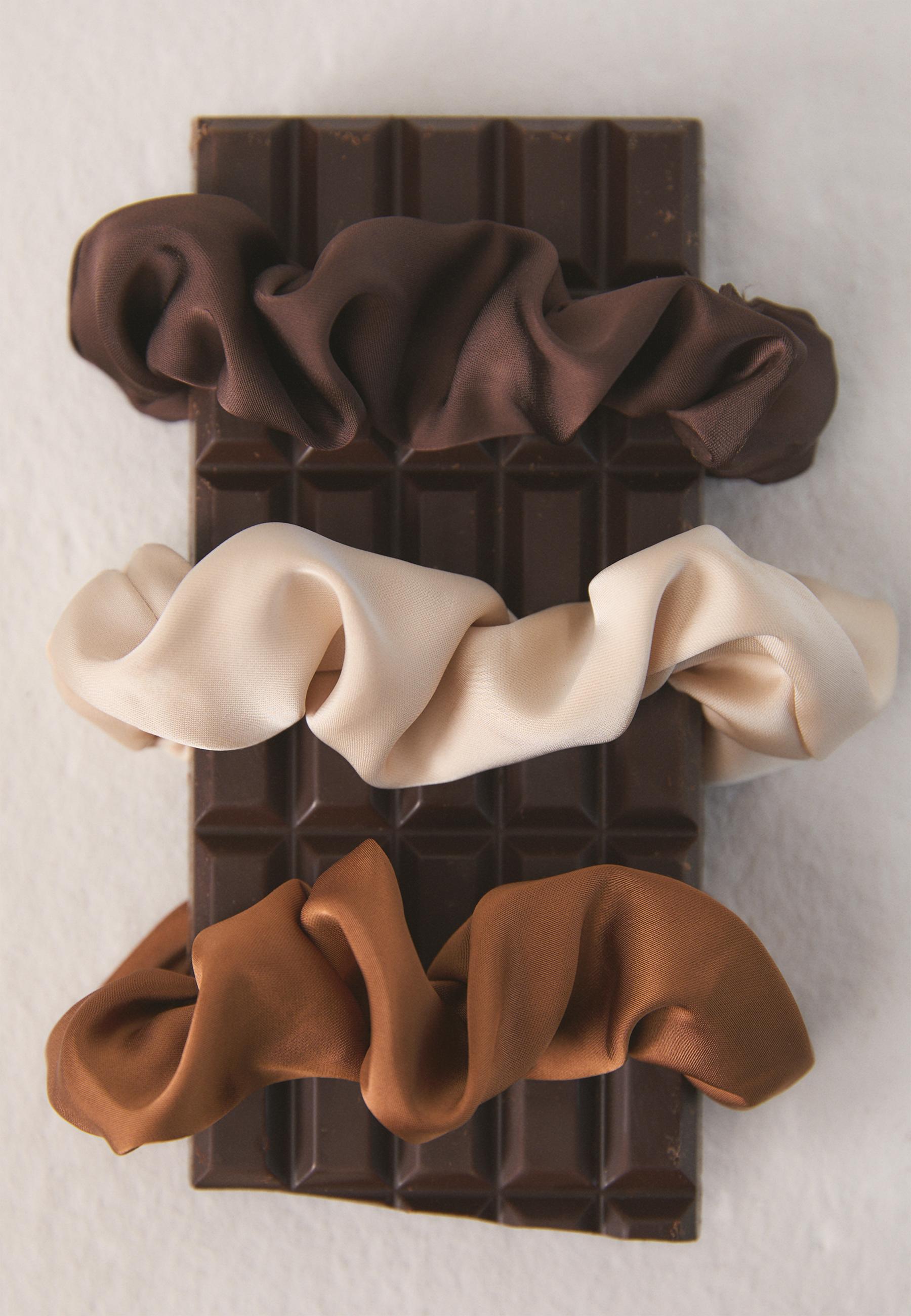 Set of 3 scrunchies — Brown