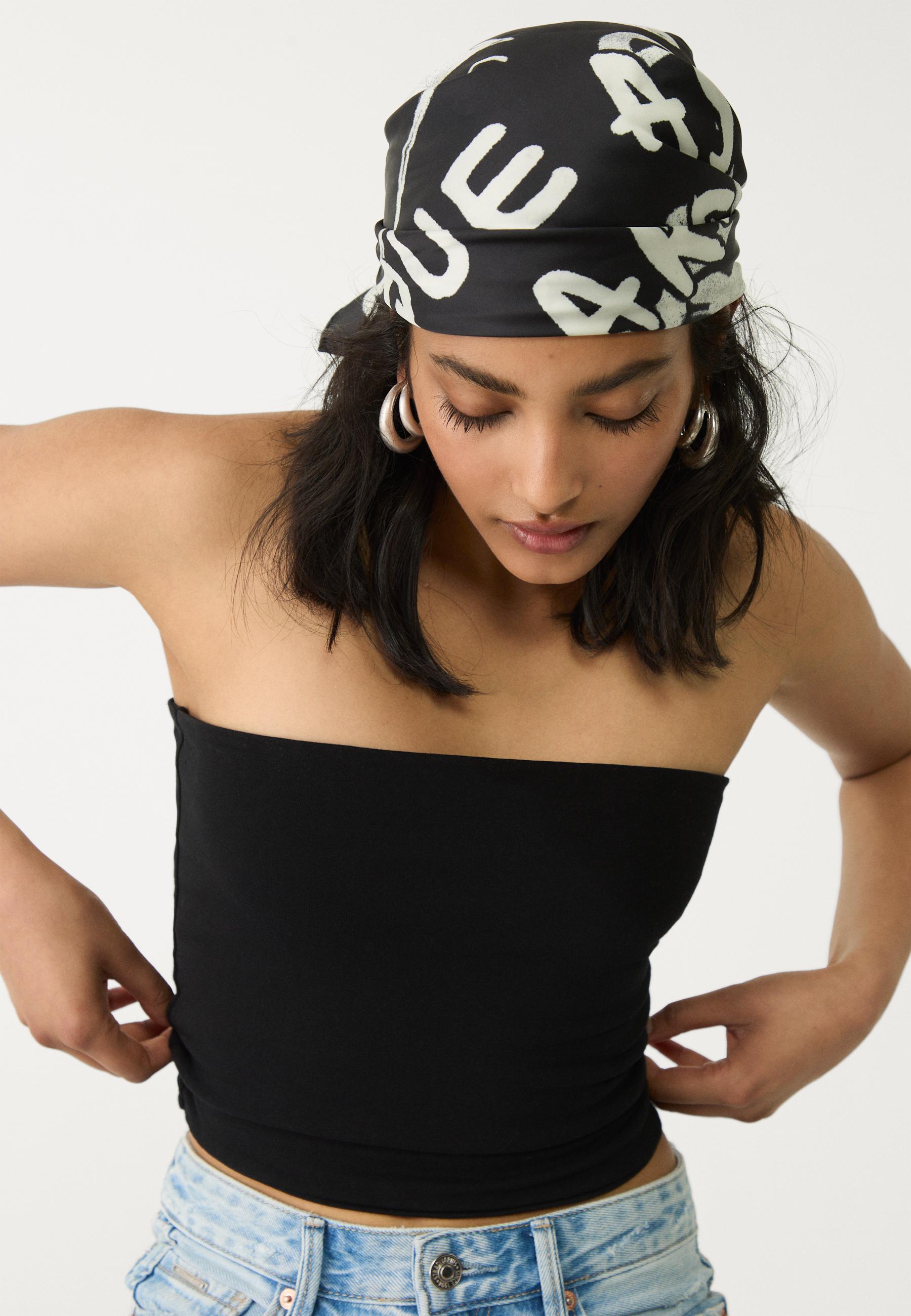 Vada Black Bandeau Crop Top – Club L London - CA