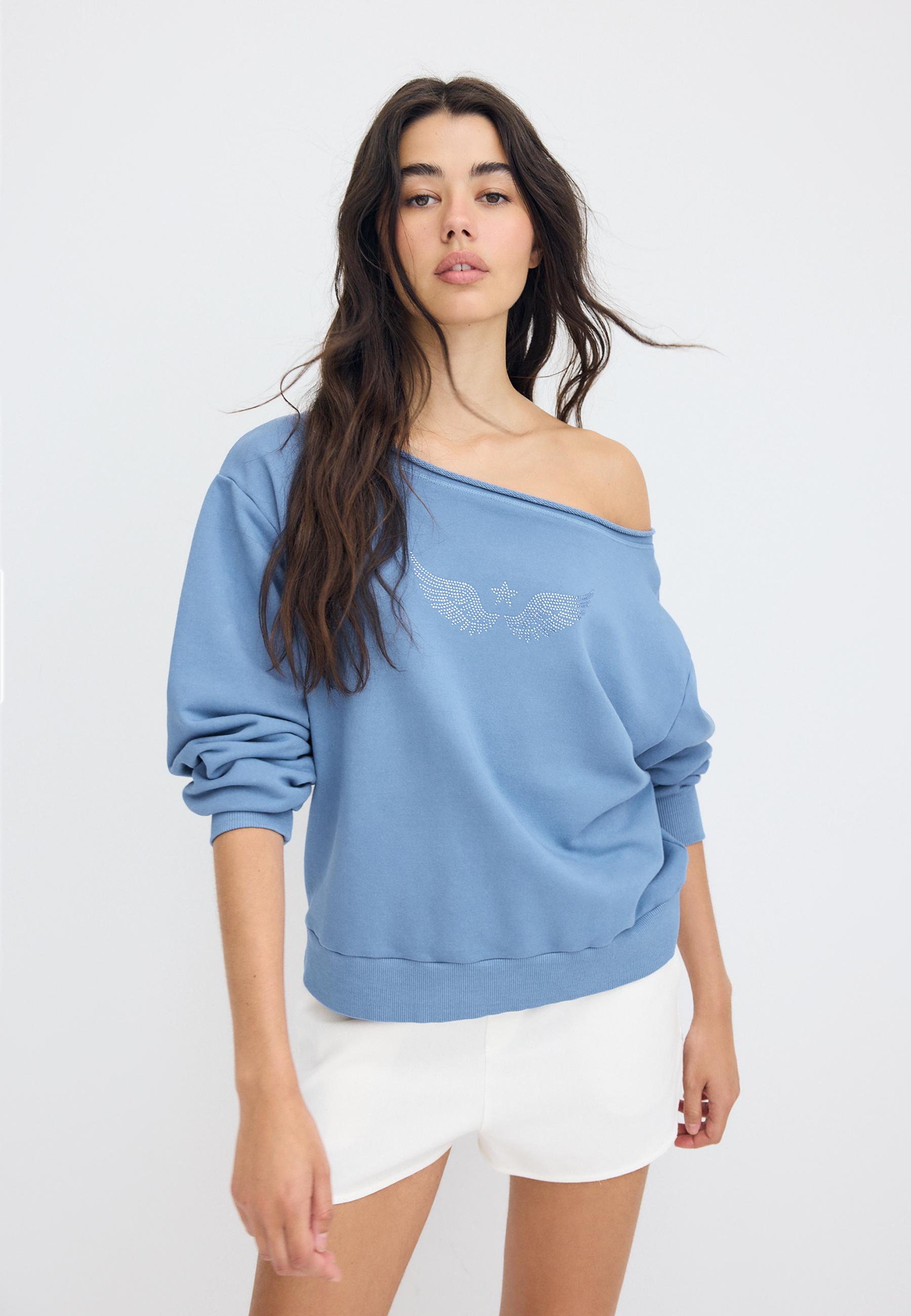 Boat neck sweatshirt with rhinestone wings — Sky blue