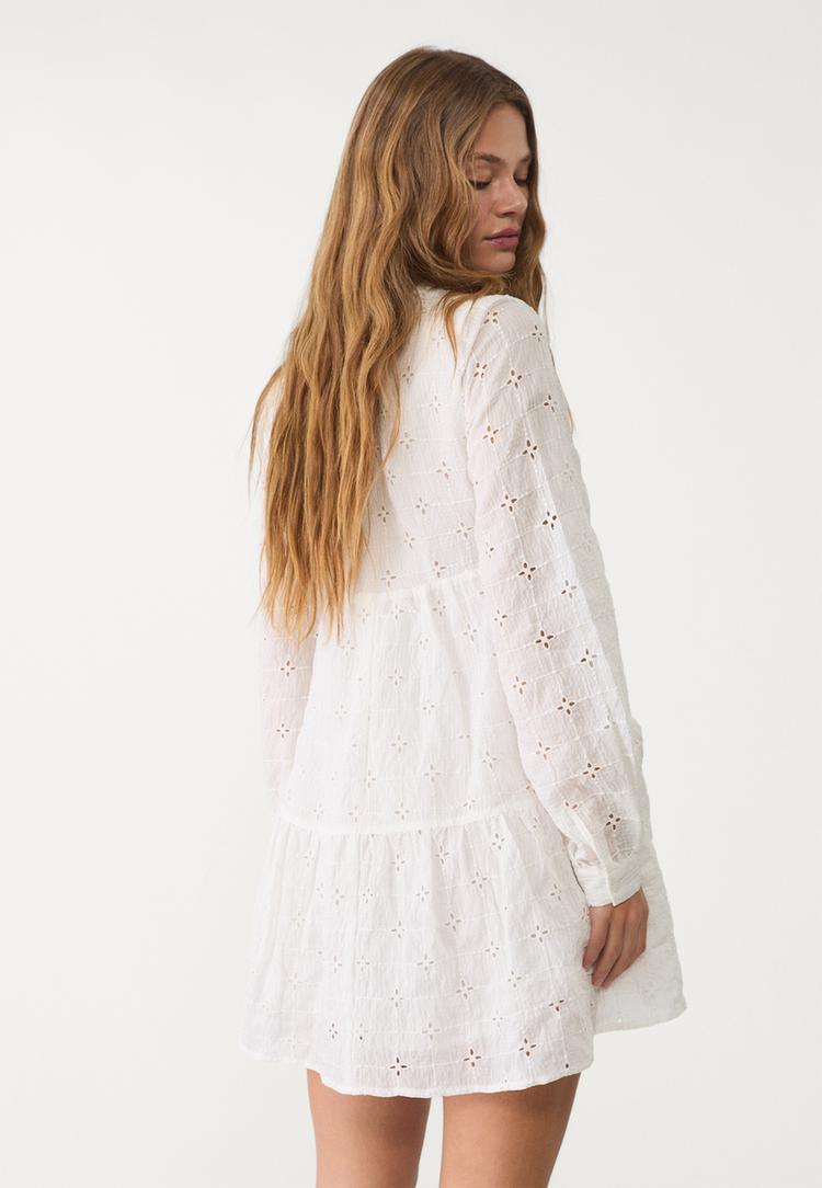 vestido corto fluido bordados