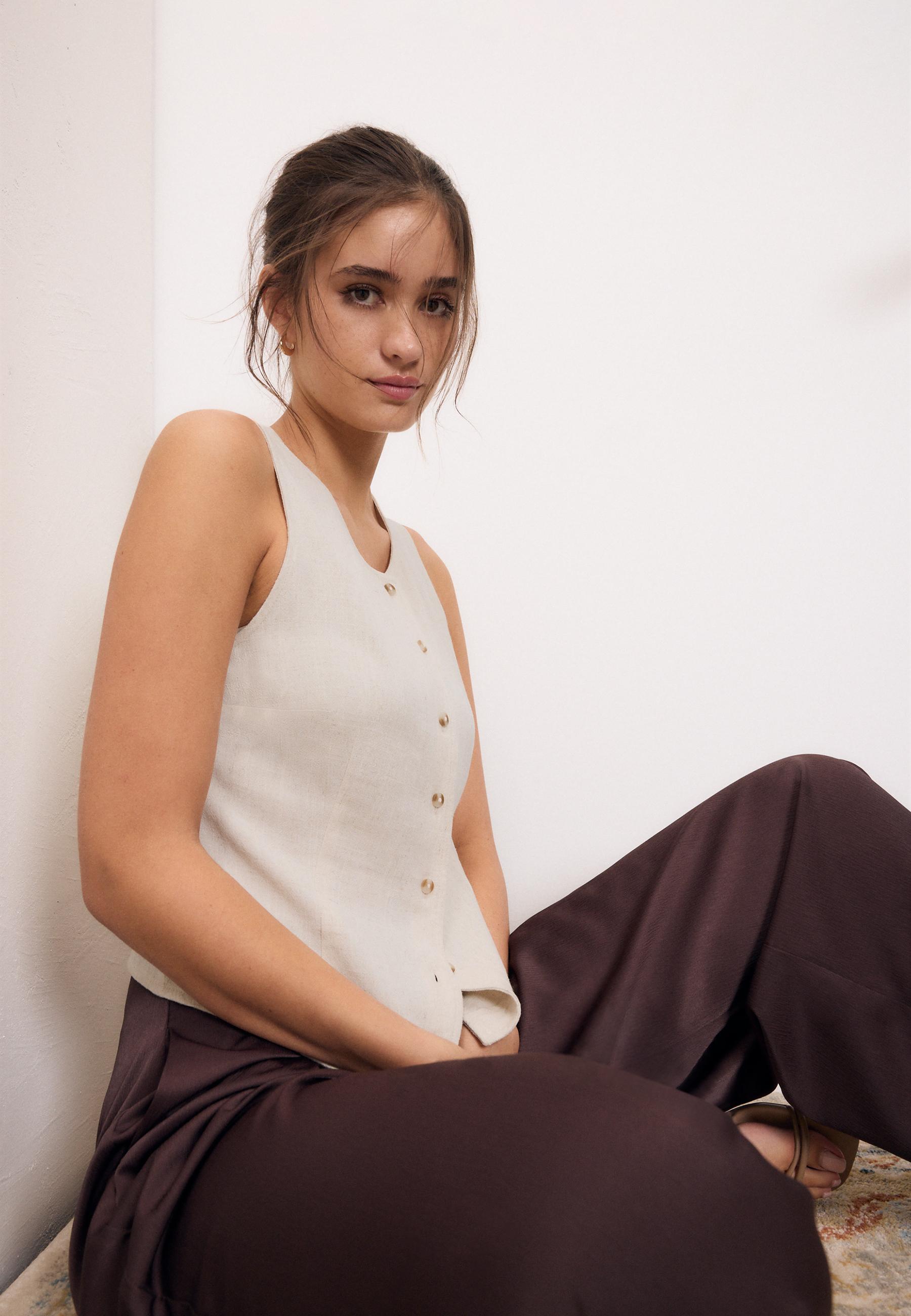 Sleeveless top with buttons — Stone
