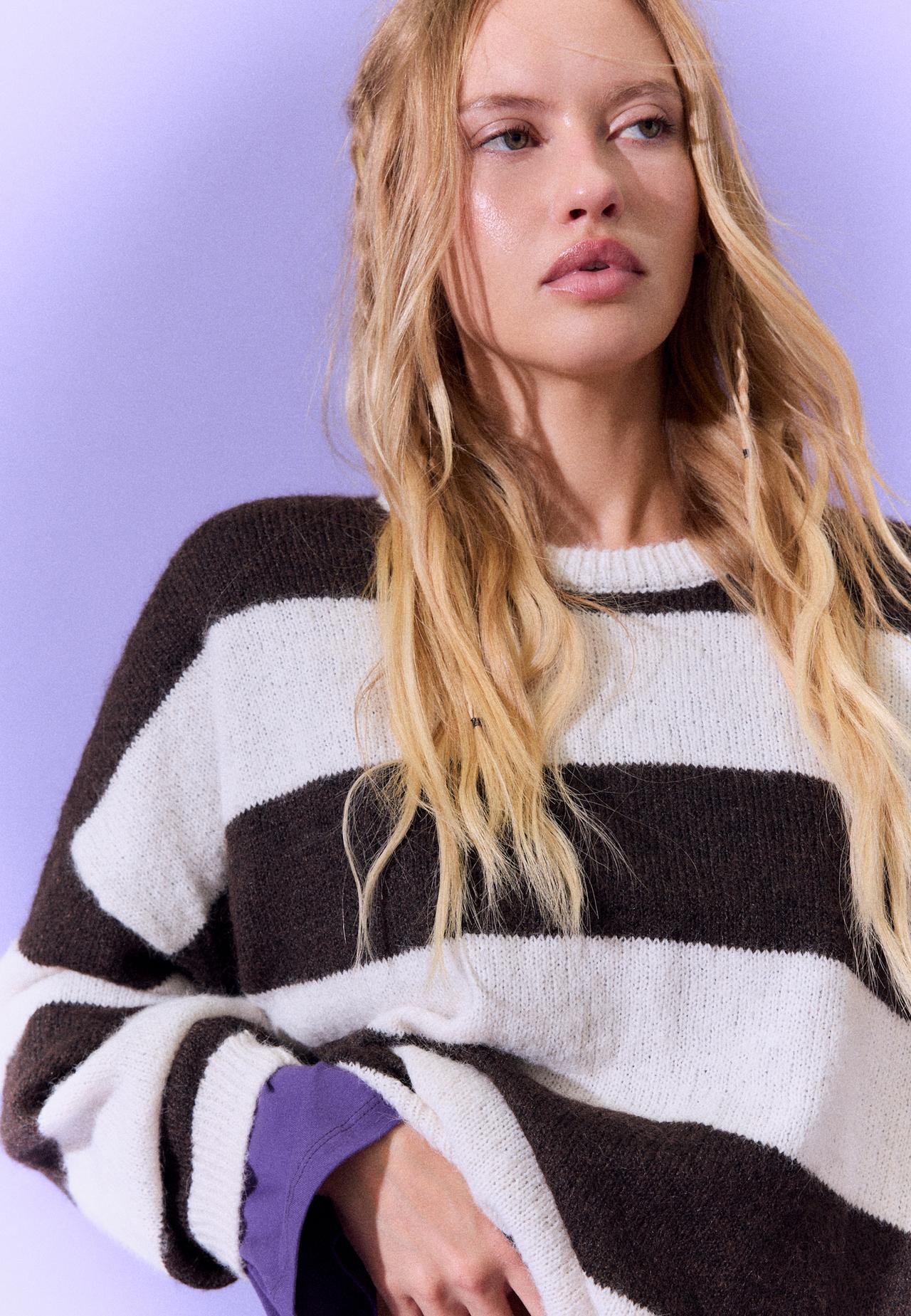 Oversize striped jumper — Brown