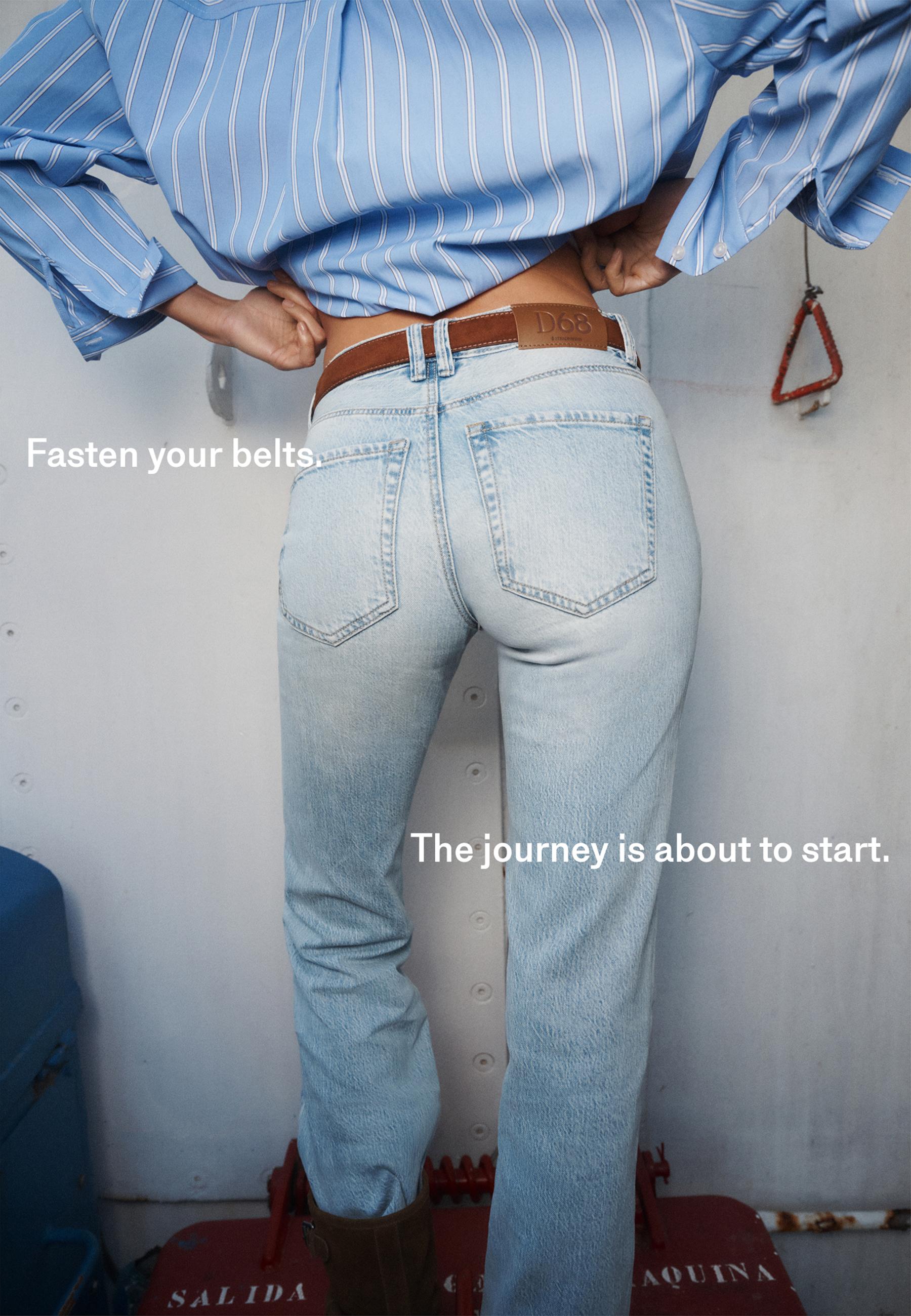 D68 Boot-cut jeans with belt — MEDIUM LIGHT BLUE DENIM