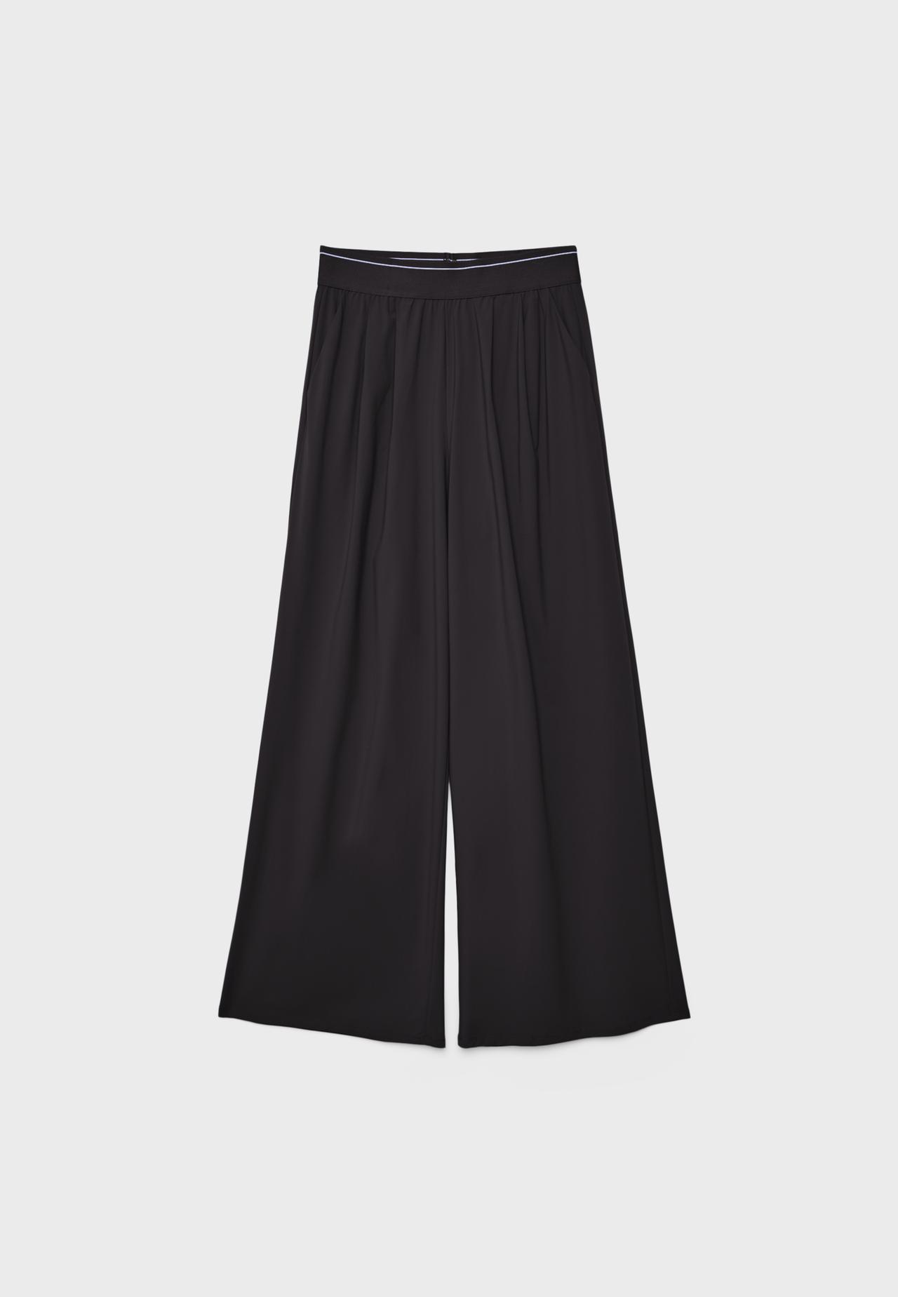 Light tech joggers with elasticated waistband — Black