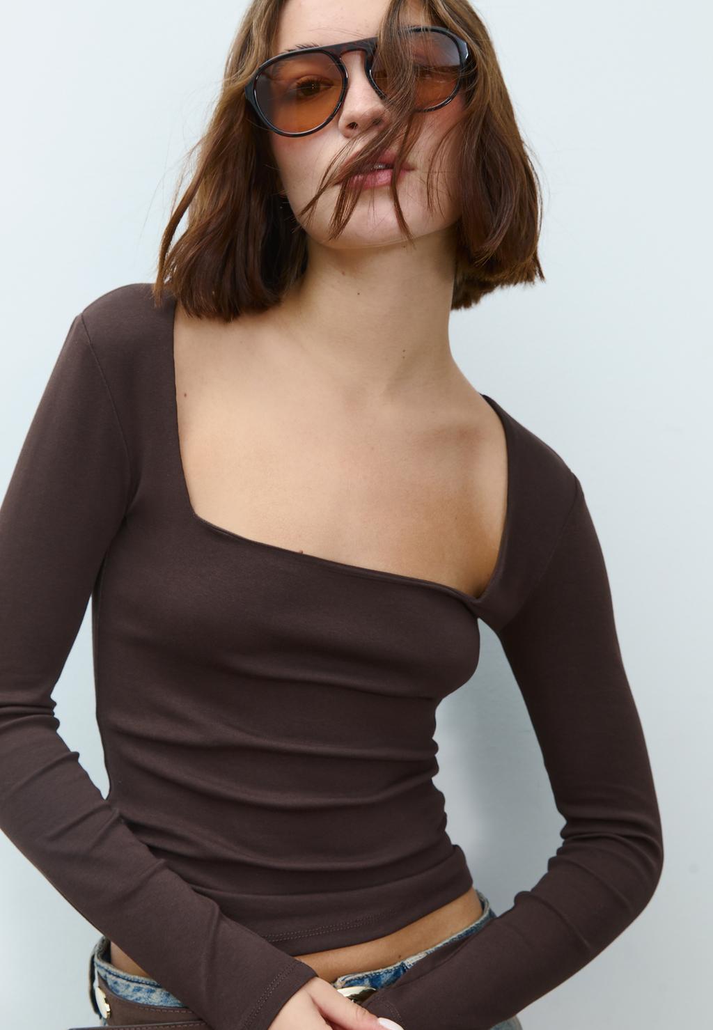 Basic T-Shirt mit Kastenausschnitt