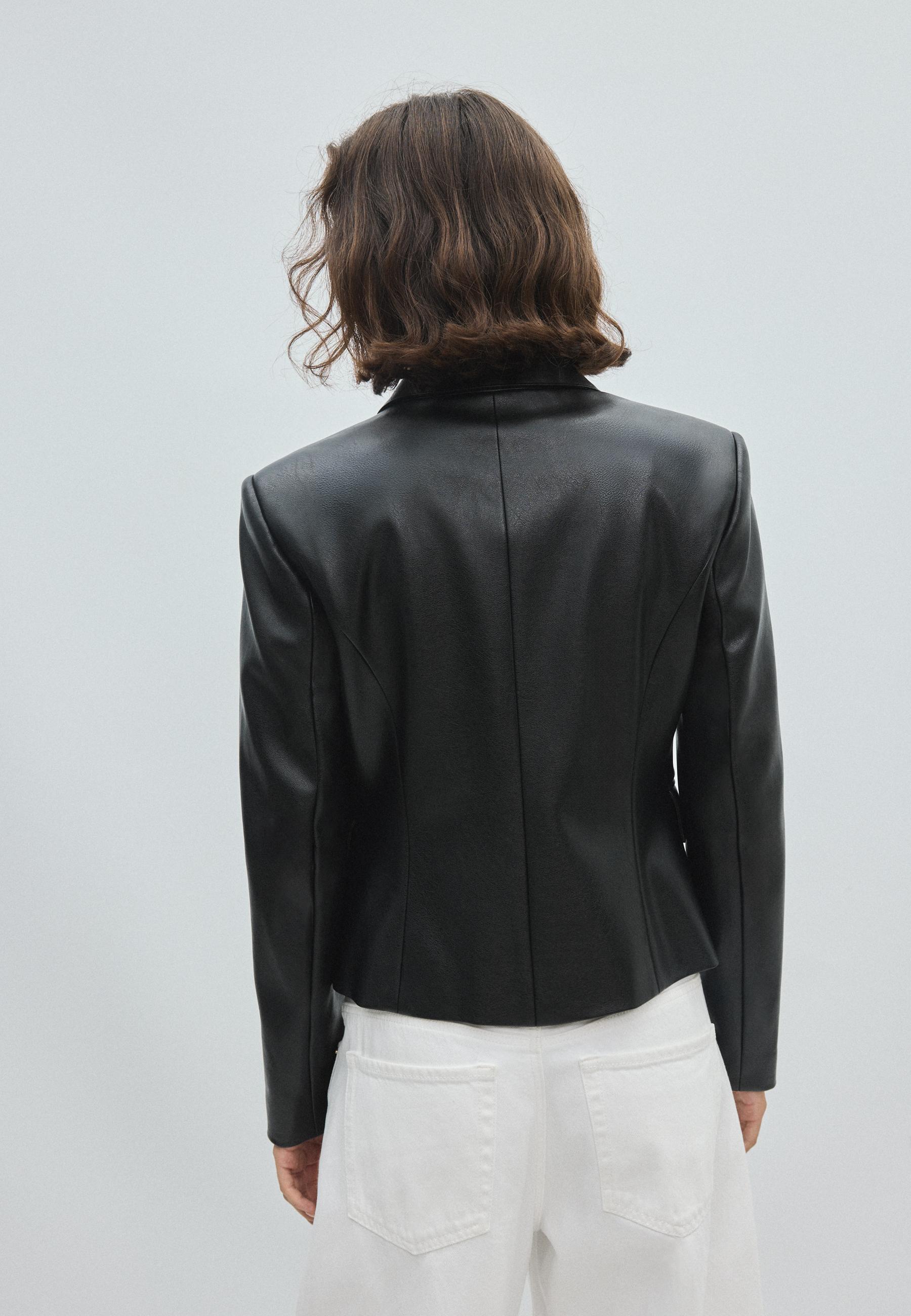 Short fitted leather effect blazer — Black