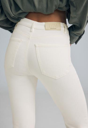 D74 stretch bell bottom jeans with slit — Vanilla 6