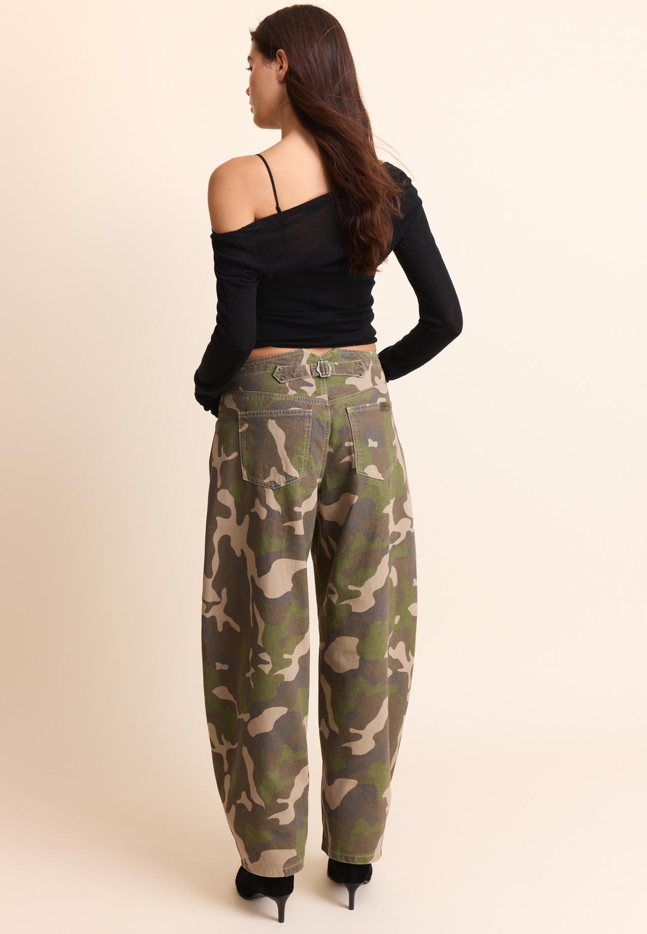 Barrel fit jeans with adjuster — Khaki