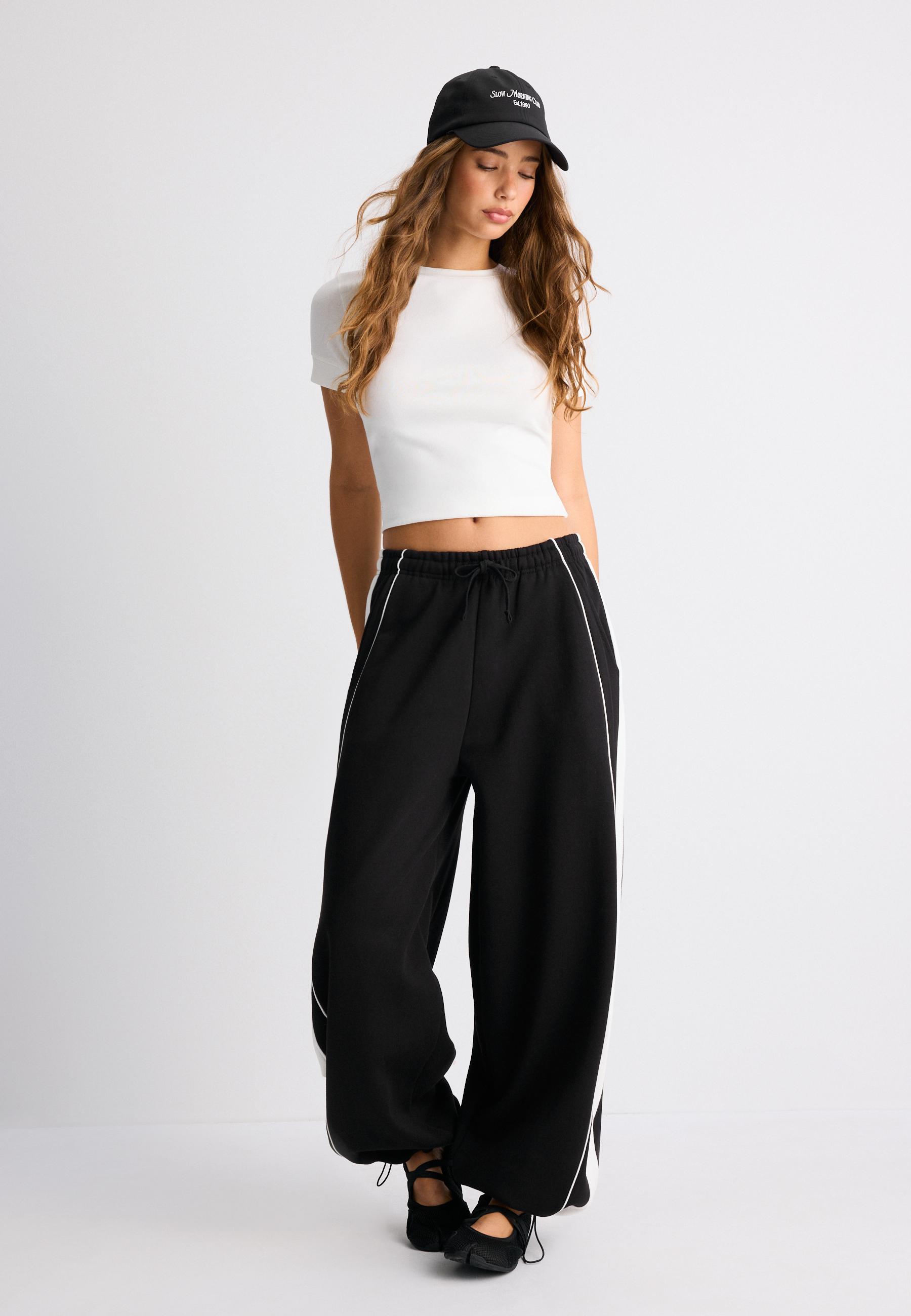 Stradivarius Jogger Παντελόνι Φούτερ Με Στοπ Και Πλαϊνή Ρίγα Μαύρο Xl