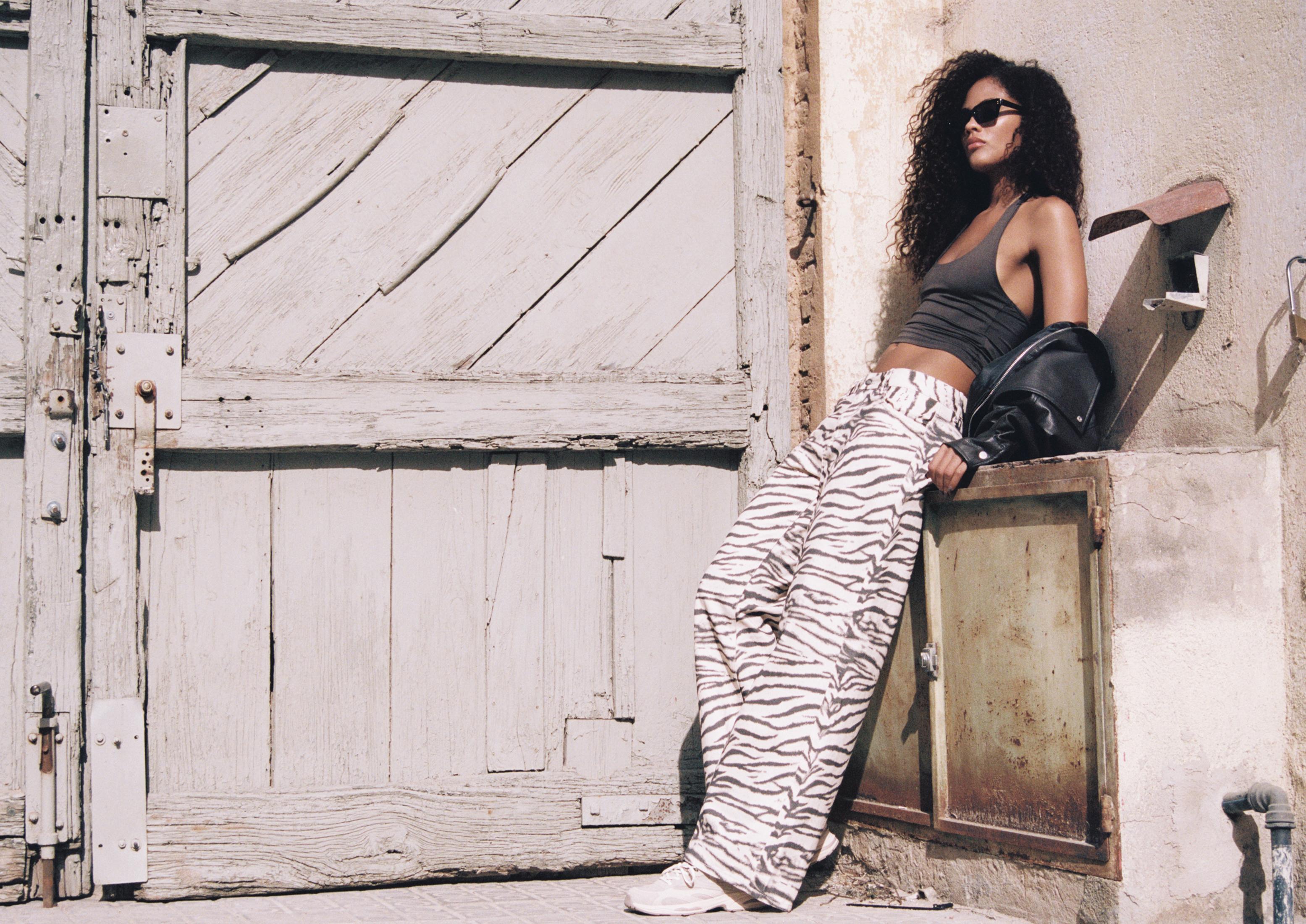 Wide-leg trousers — Stone
