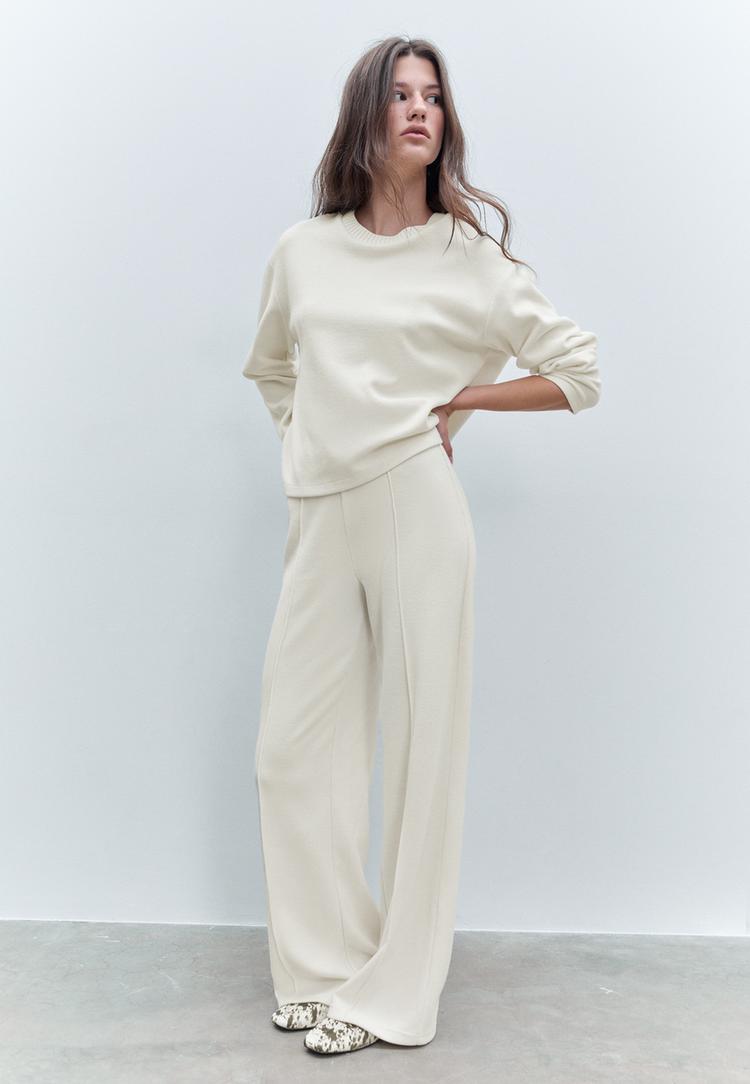 Stradivarius Πλεκτή Μπλούζα Με Στρογγυλή Λαιμόκοψη Εκρού M