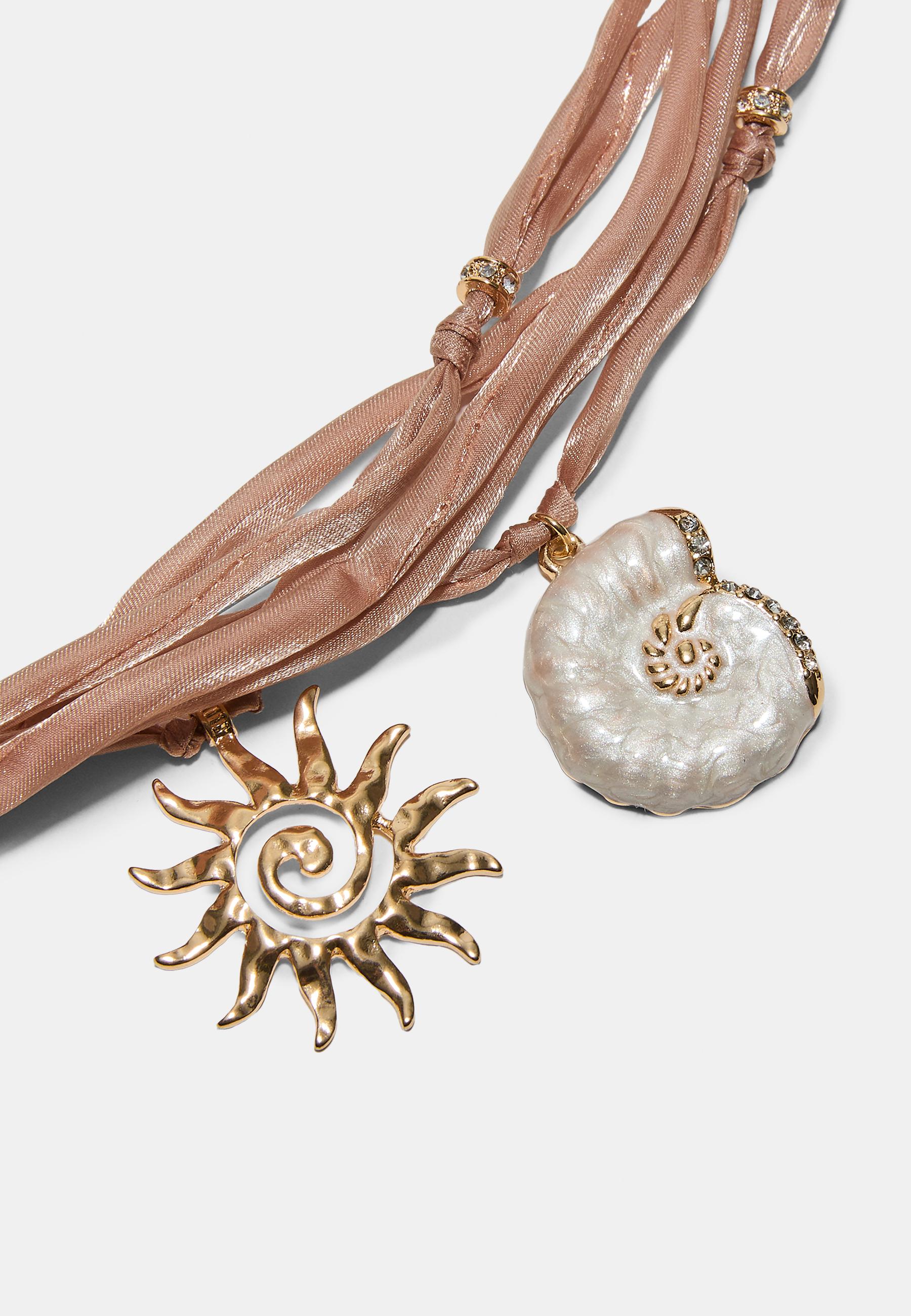 Fabric necklace with seashell charm — Ecru