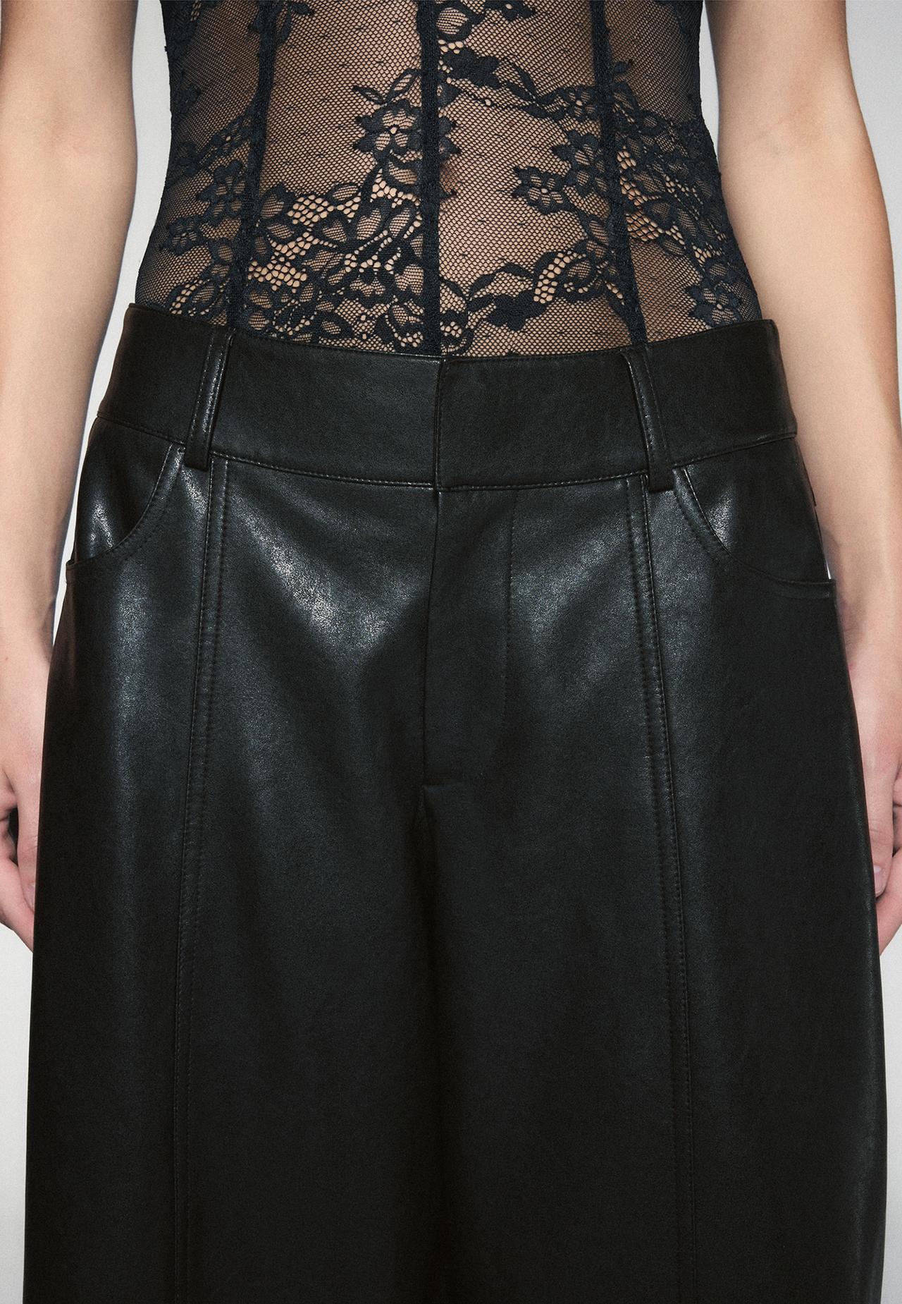 Leather effect barrel trousers — Black
