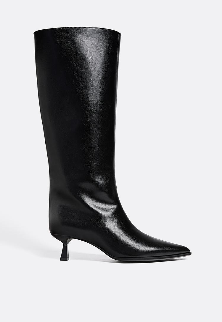 kitten heel boot