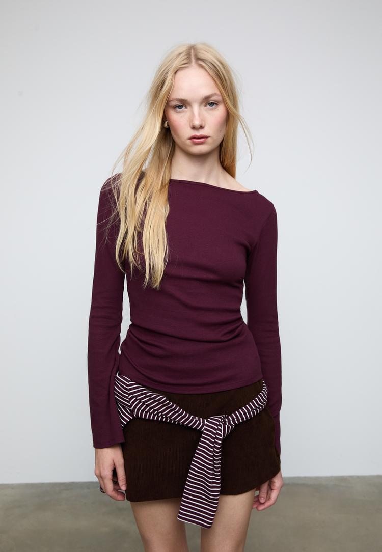 camiseta basica manga acampanada