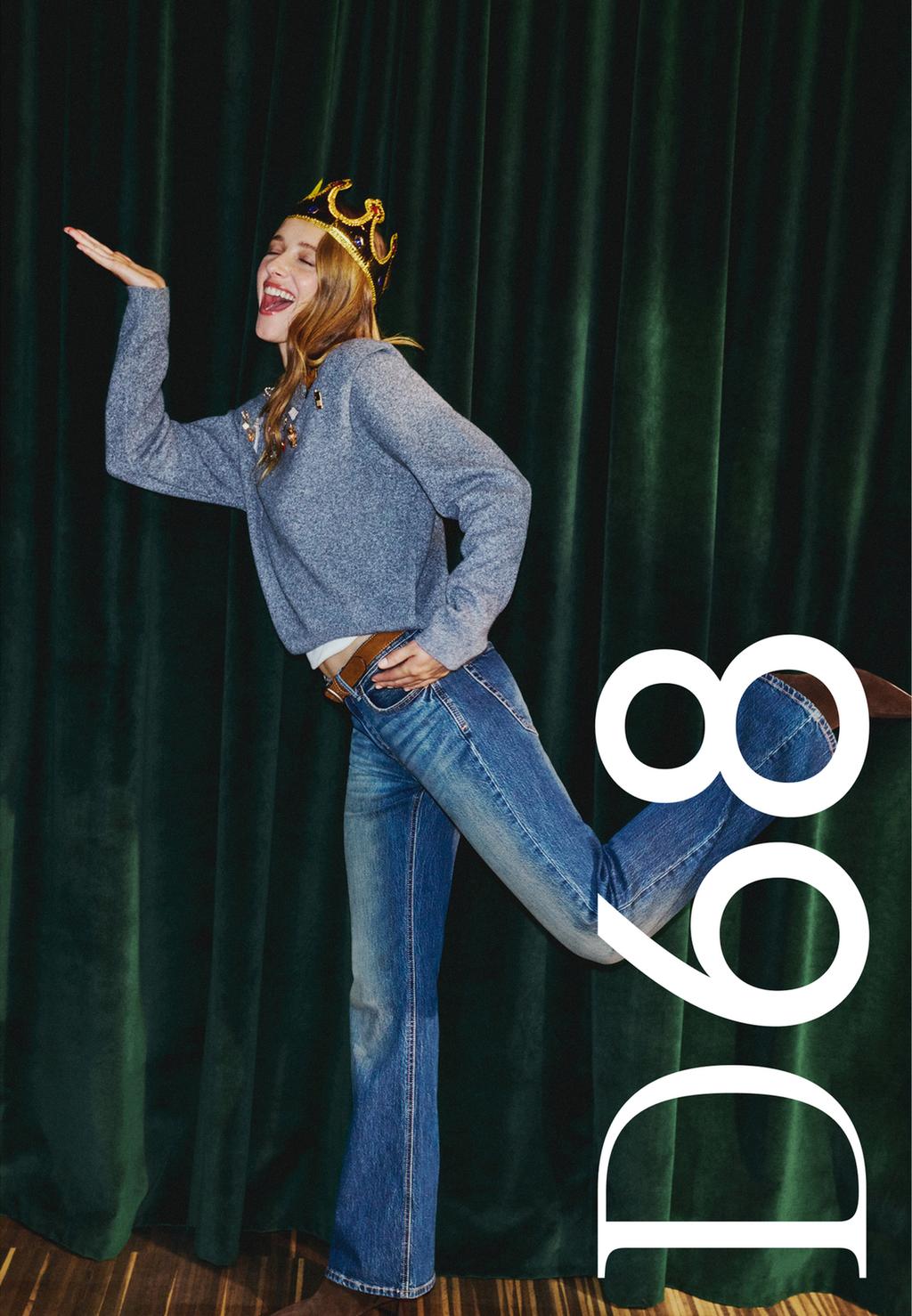 D68 Boot-cut fit jeans with belt