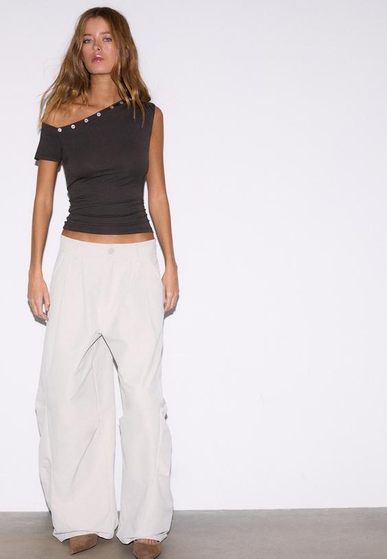 asymmetrisches-shirt-mit-knopfen