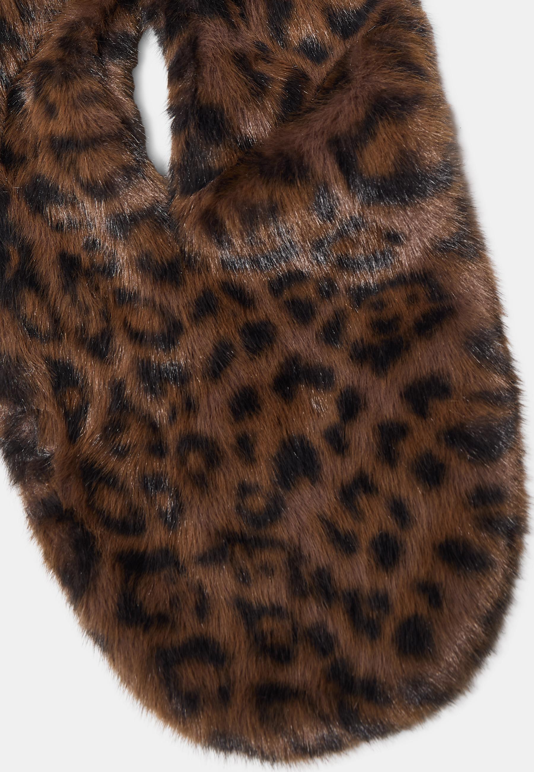 Faux fur leopard print scarf - Women's fashion | Stradivarius Jordan