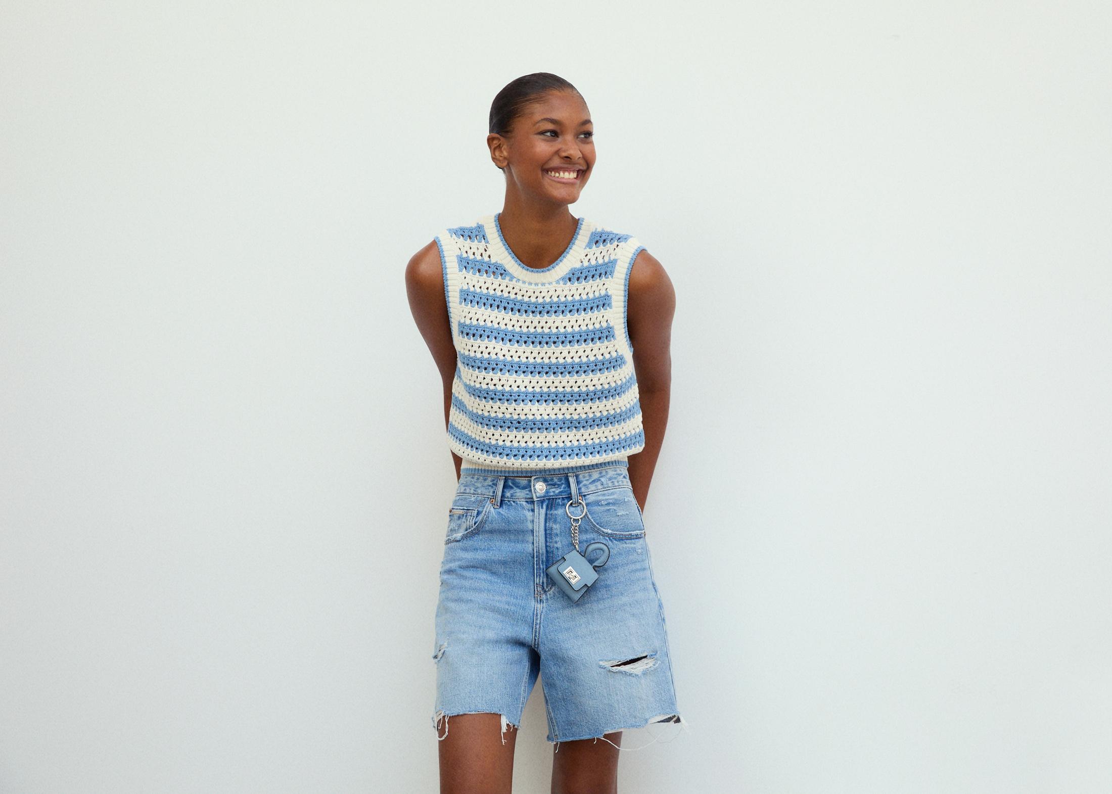 D93 Longline shorts — LIGHT BLEACH