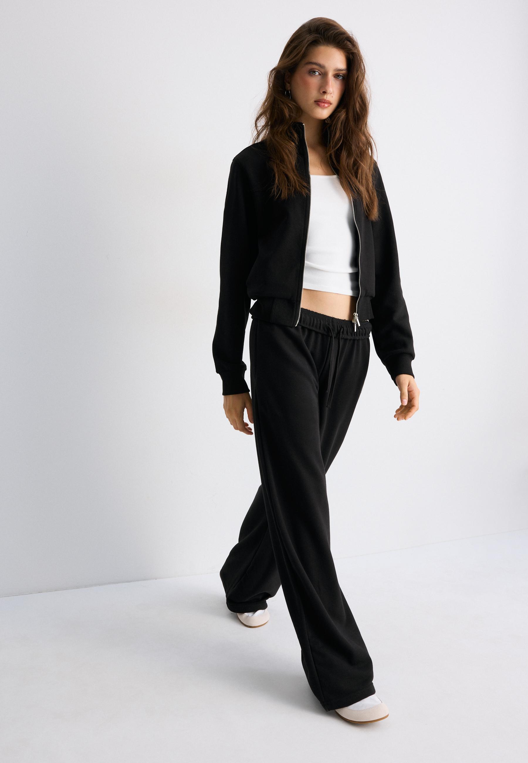 B09 Cropped High-Neck Zip-Up Sweatshirt — Black