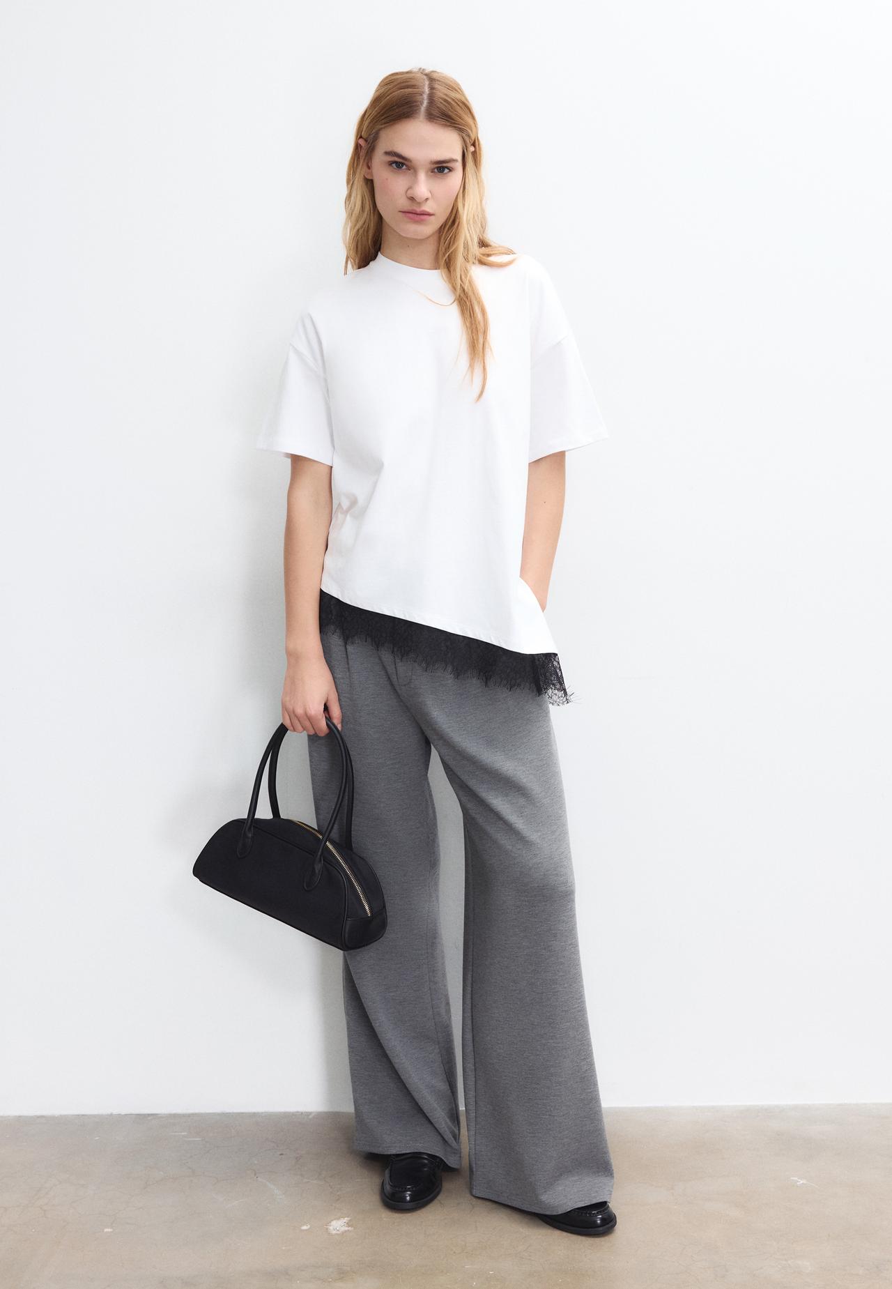 Short sleeve T-shirt with lace hem — White