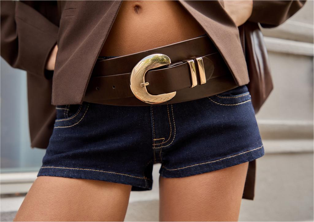 Semi-wide belt with buckle