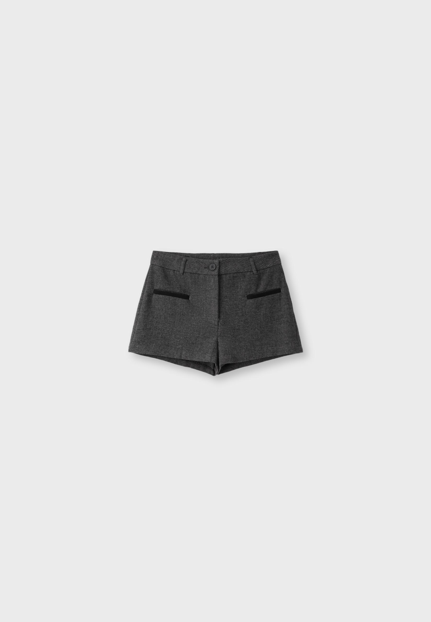 Shorts de vestir con detalle de vivo