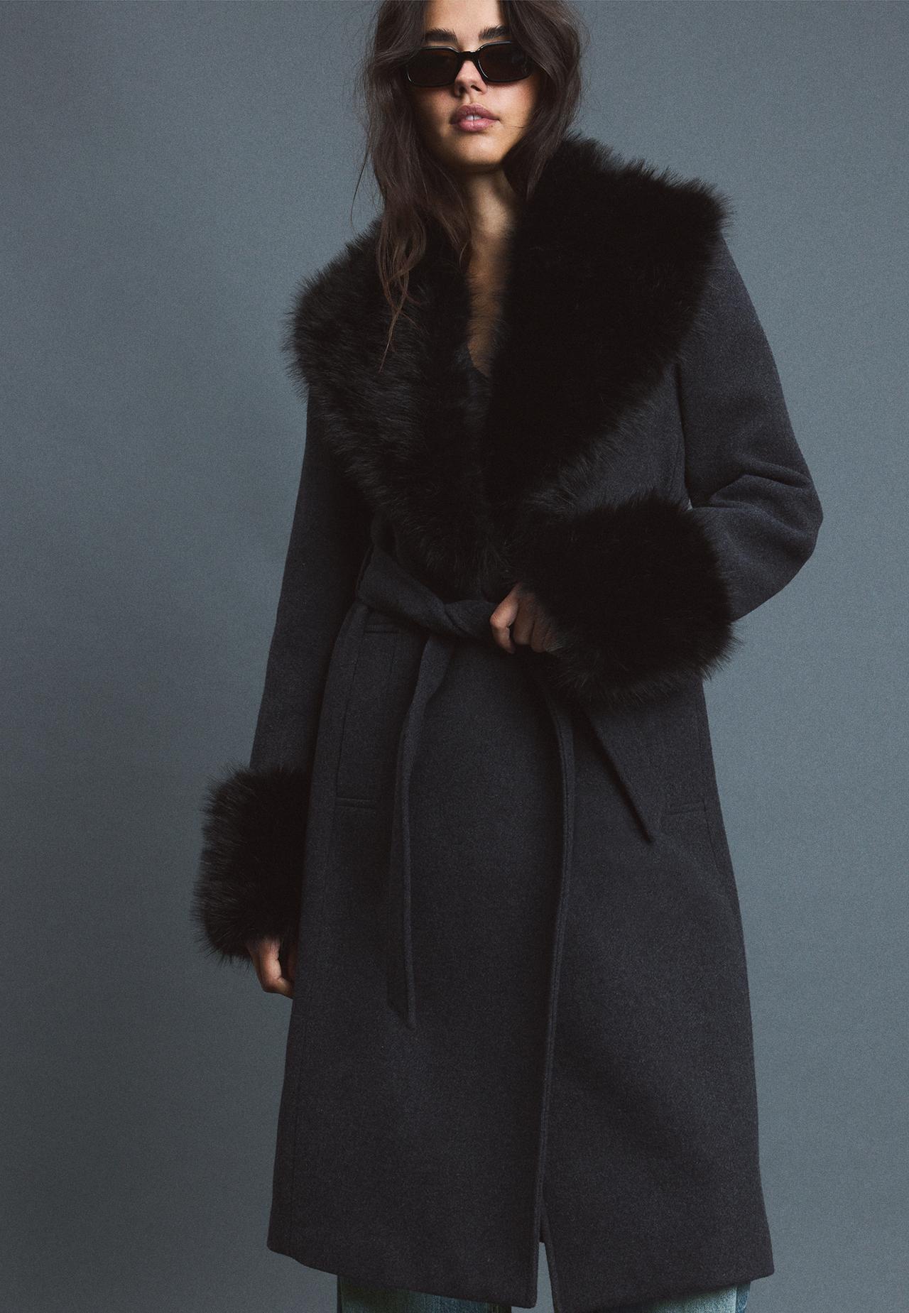 Felt texture coat with faux fur collar — Dark grey