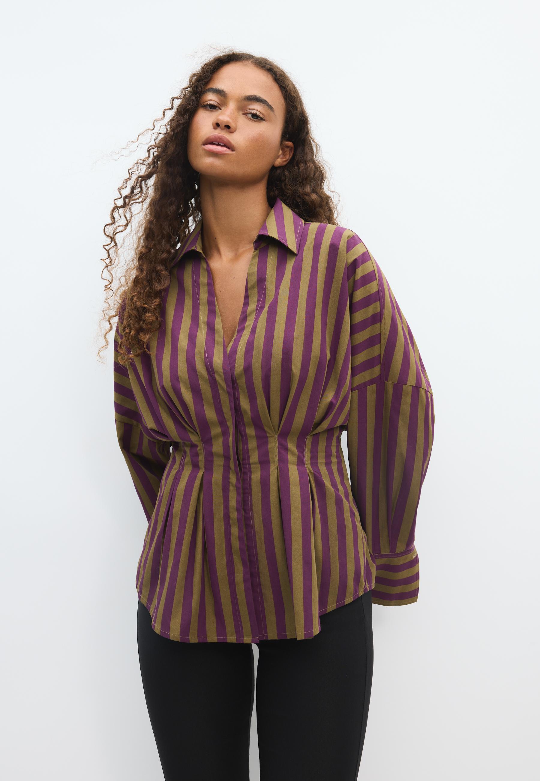 Pleated poplin shirt — Khaki