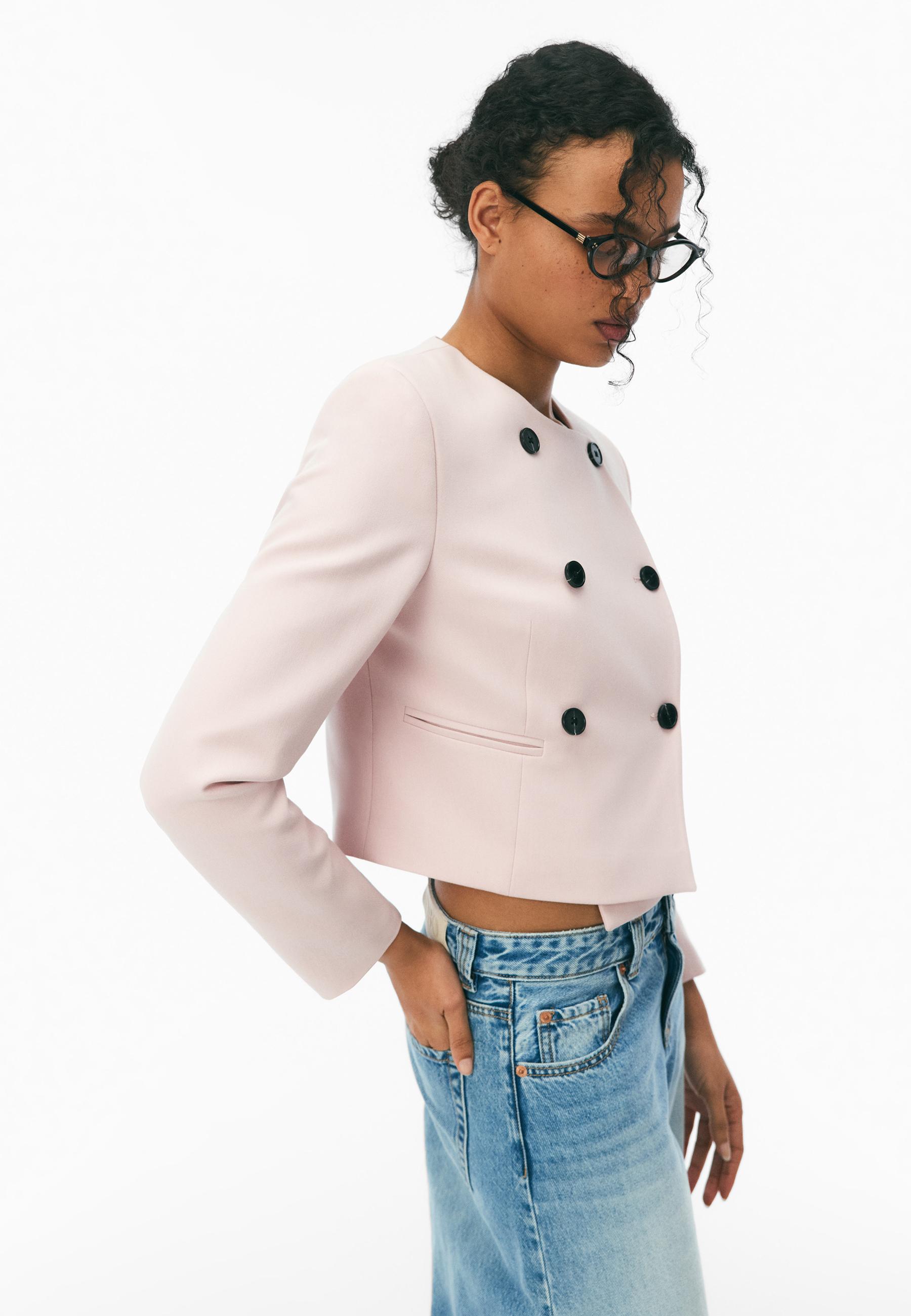Cropped round neck blazer — Pastel pink
