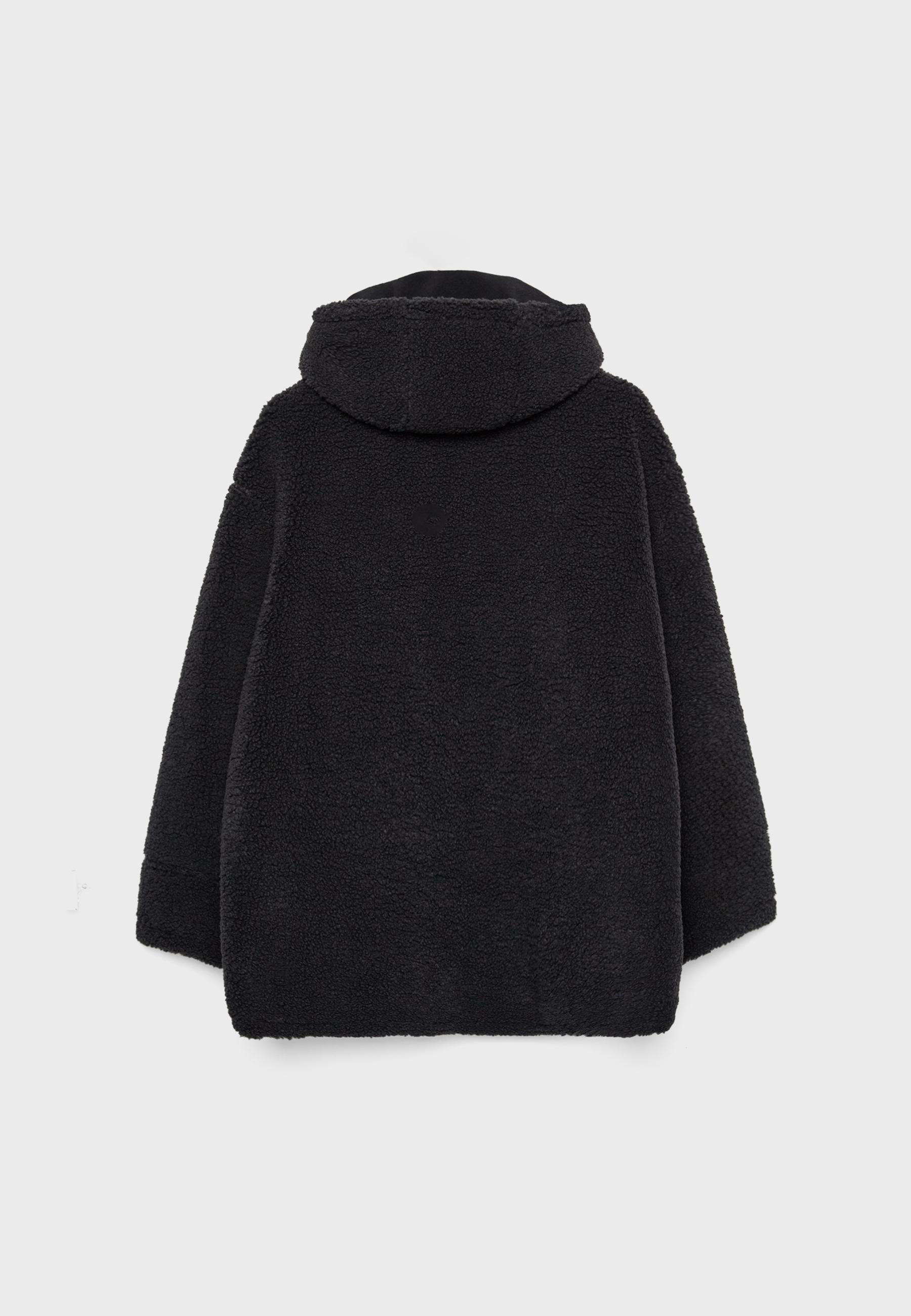 Short faux shearling coat - Women's fashion | Stradivarius Jordan