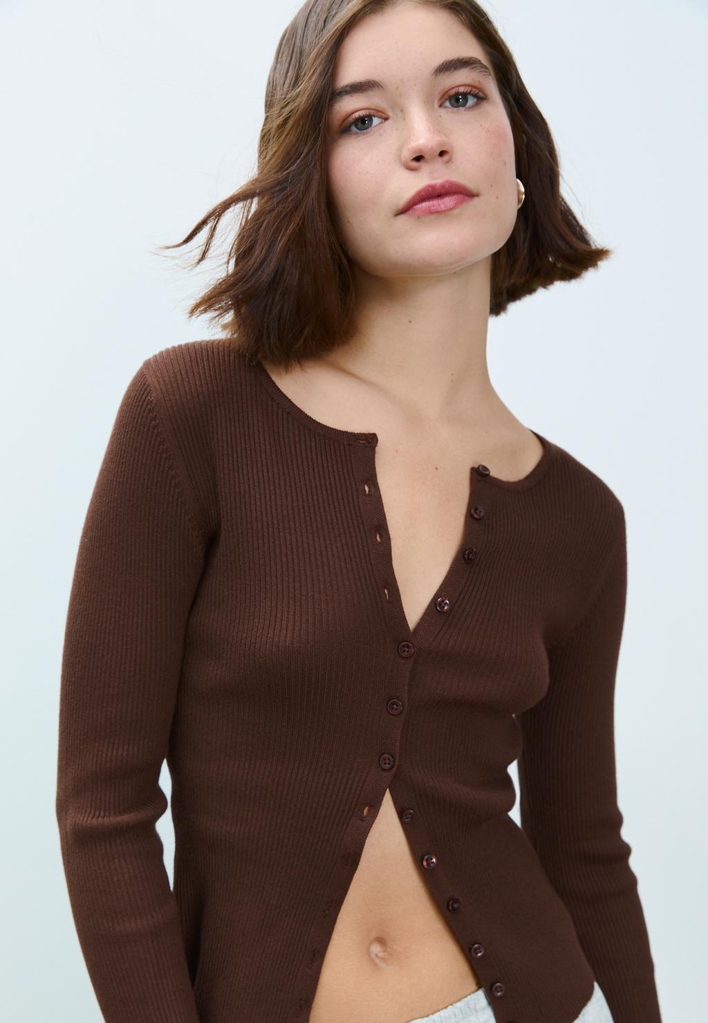 Chaqueta de punto canalé botones