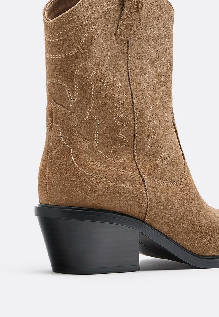 bottines cowboy en croute de cuir