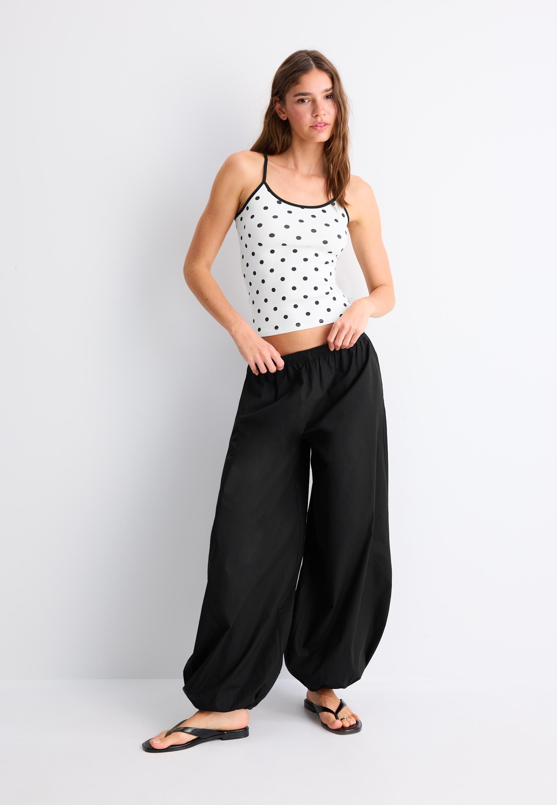 B07 Ribbed polka dot top