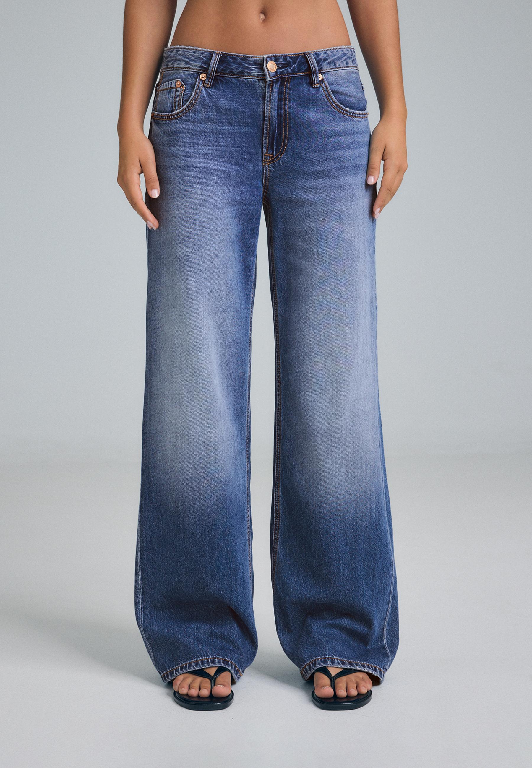 D91 Low wide-leg jeans — MEDIUM BLUE DENIM