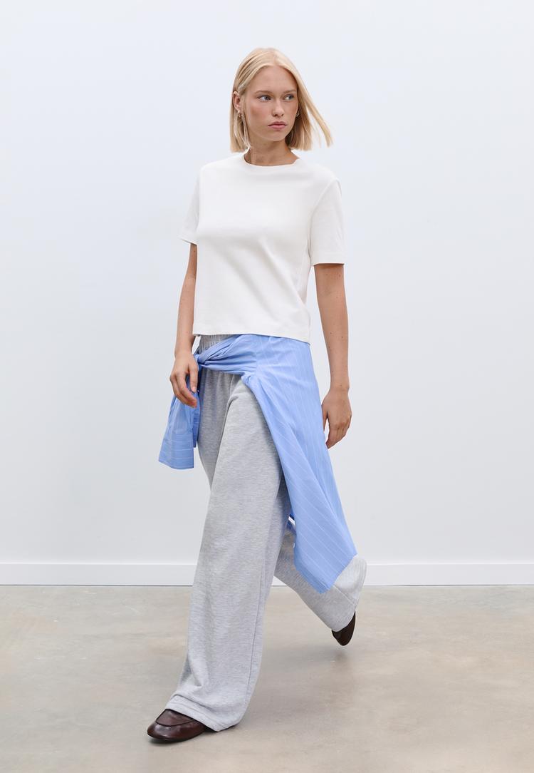 basic-t-shirt-aus-schwerem-gewebe-im-regular-fit