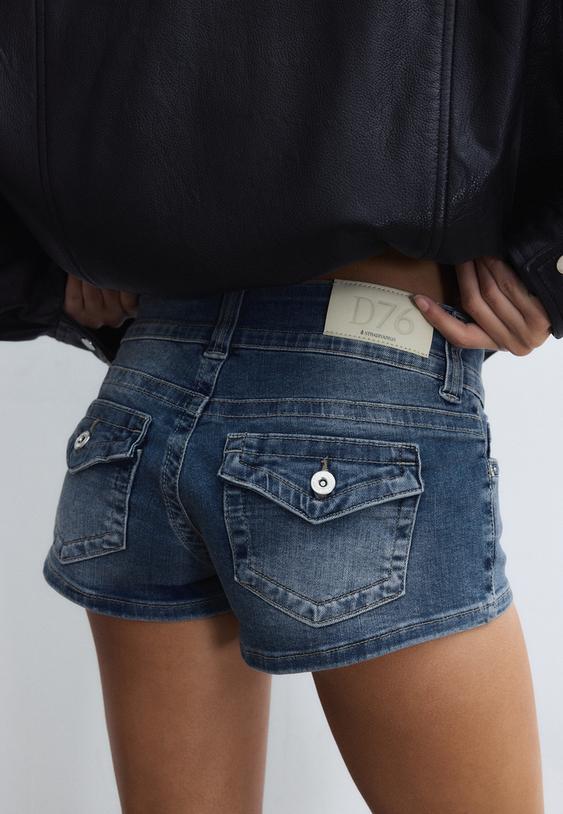 Stradivarius D76 Micro-Jeansshorts Mittelblauer Denim-Washed-Look 42