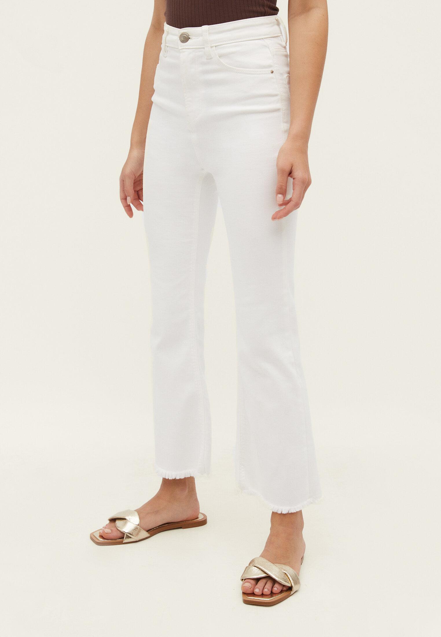 D78 cropped flared jeans — White