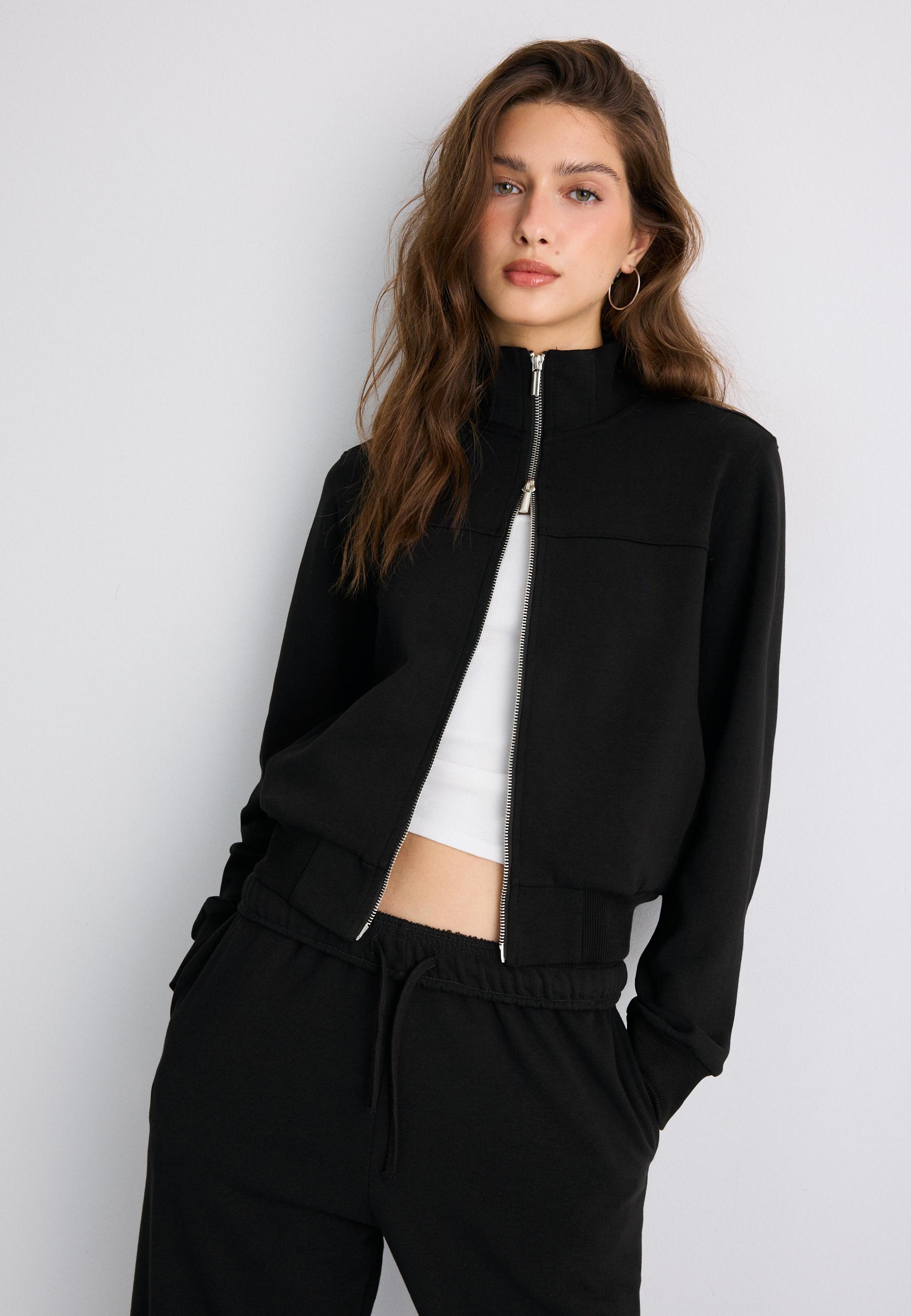 B09 Cropped High-Neck Zip-Up Sweatshirt — Black