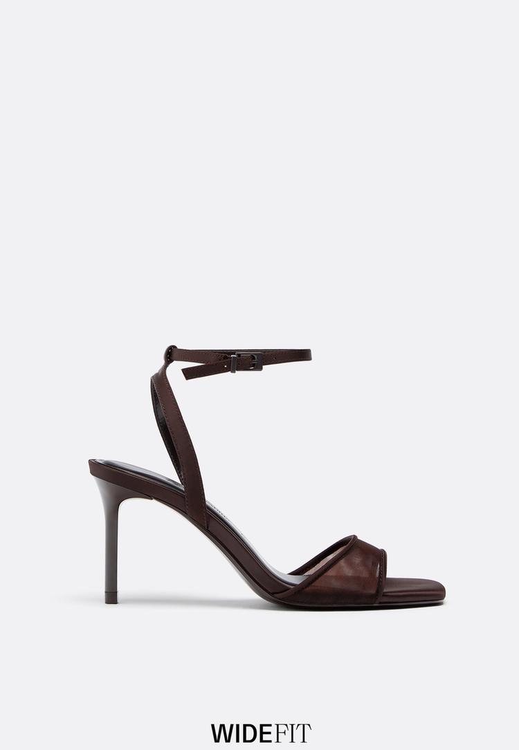 Stradivarius Wide Fit. Σανδάλια Με Τακούνι Στιλέτο Τούλινο Καφέ 36