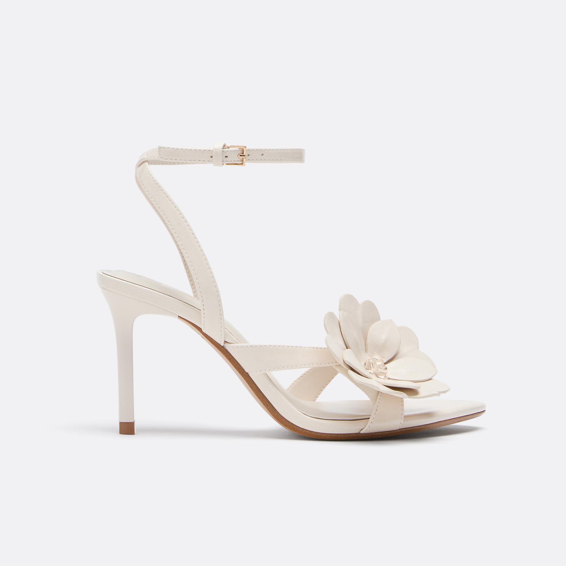 Heeled flower sandals — ECRU