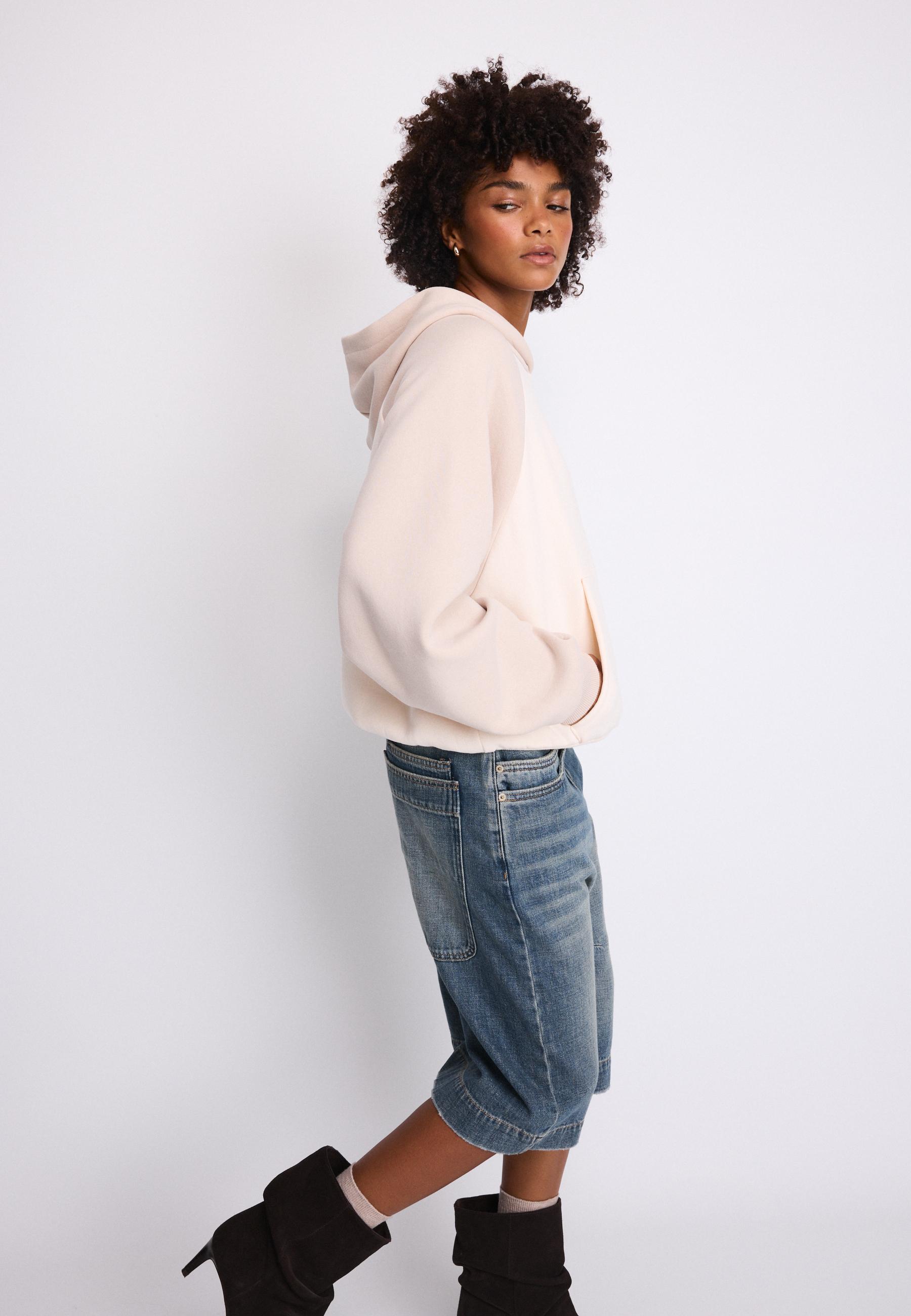 Contrast raglan sleeve hoodie — Stone