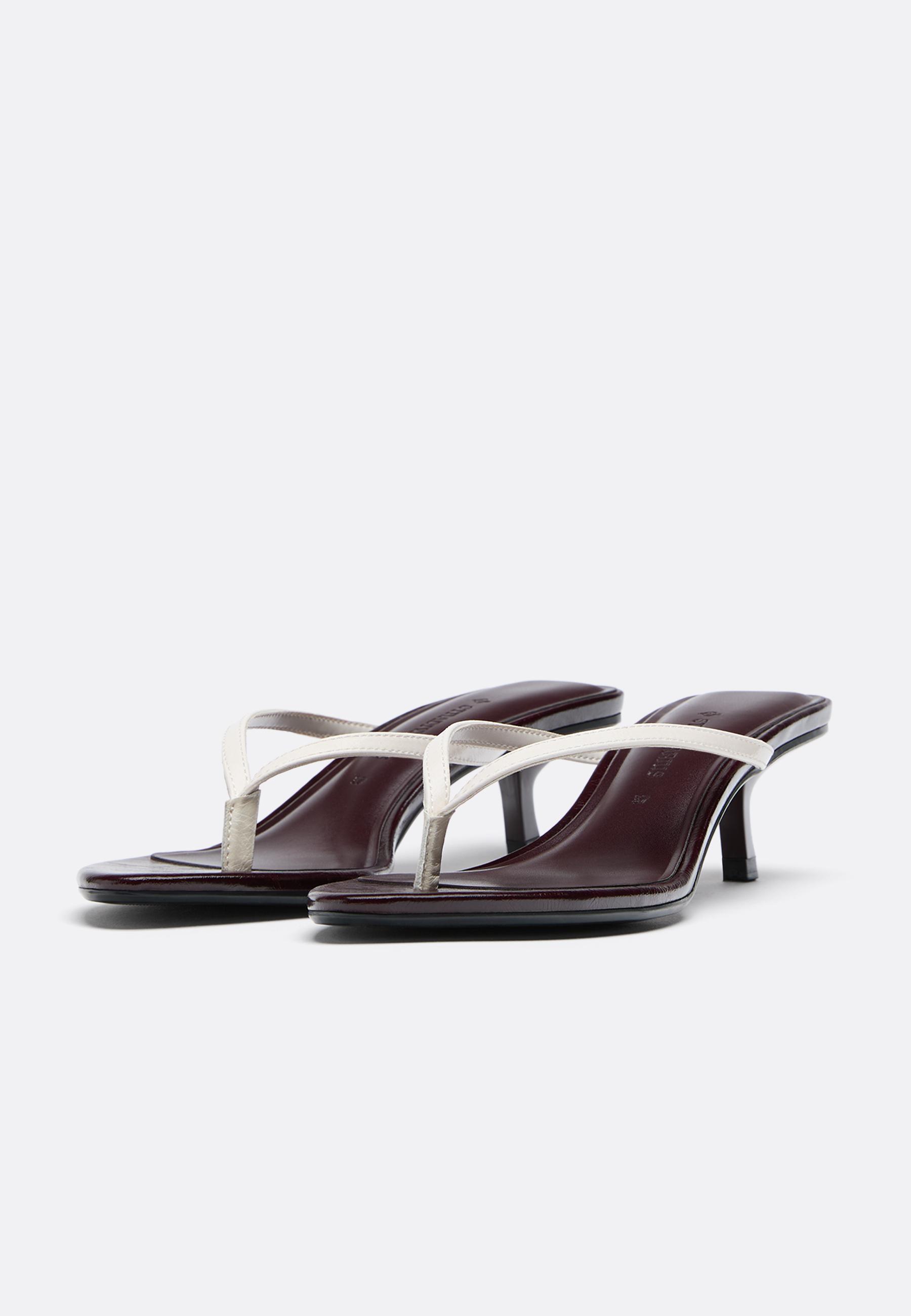 Kitten heel thong sandals — ECRU