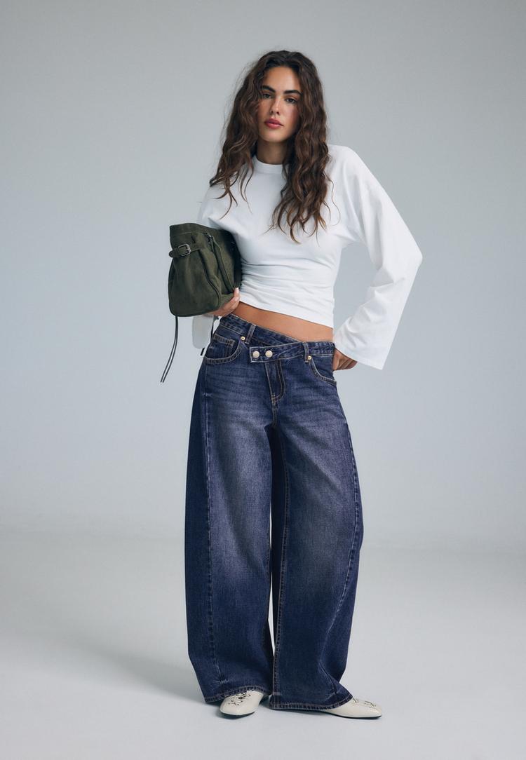 baggyjeans-mit-uberkreuztem-bund