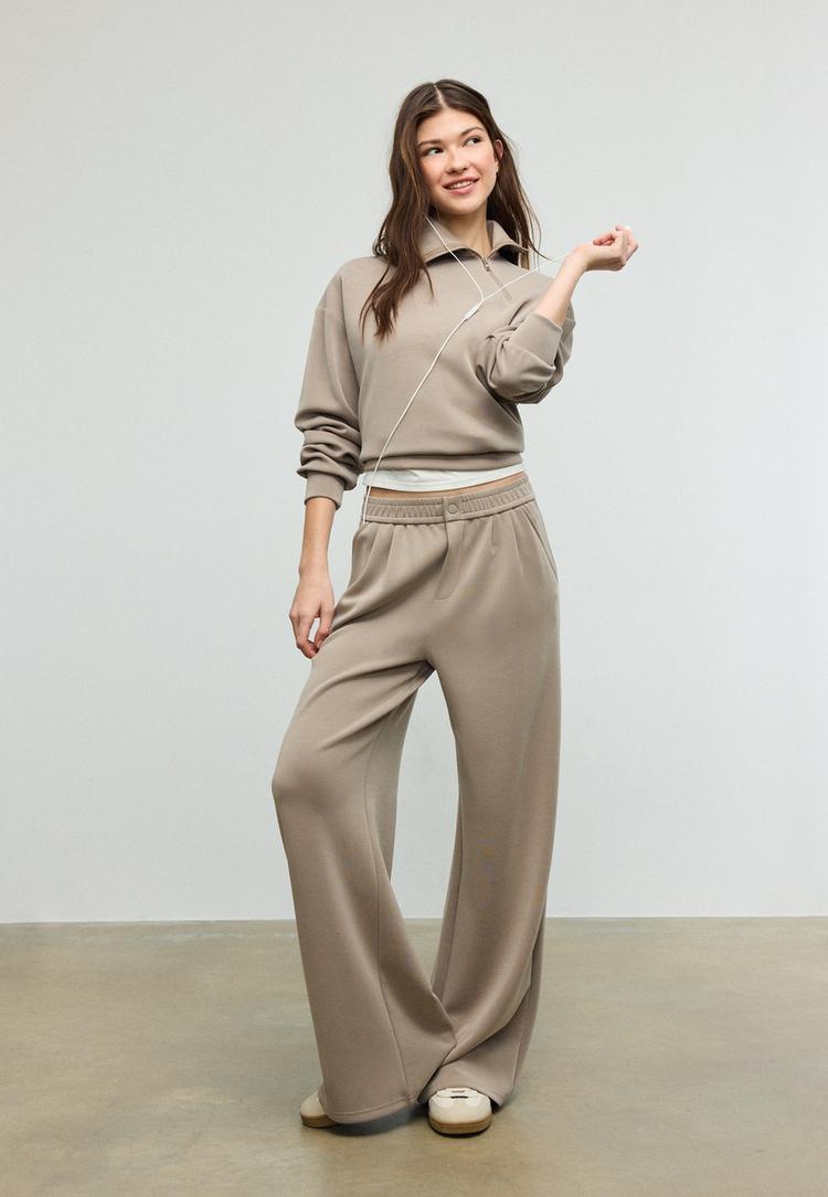 Bundfaltenhose mit weichem Griff Beige M