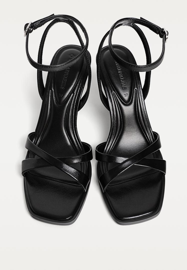 sandalias tacon negras