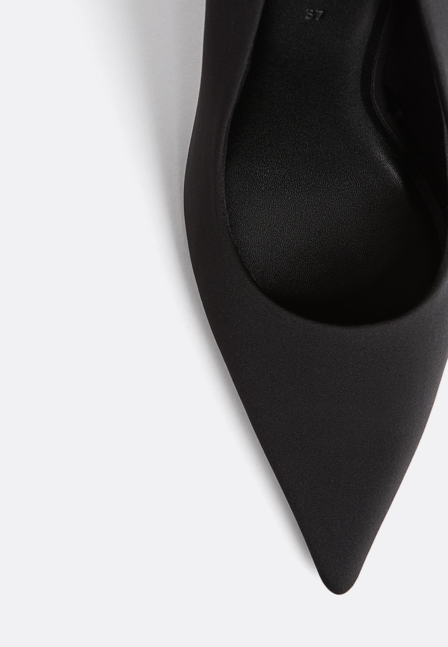 Basic heel shoes — BLACK 