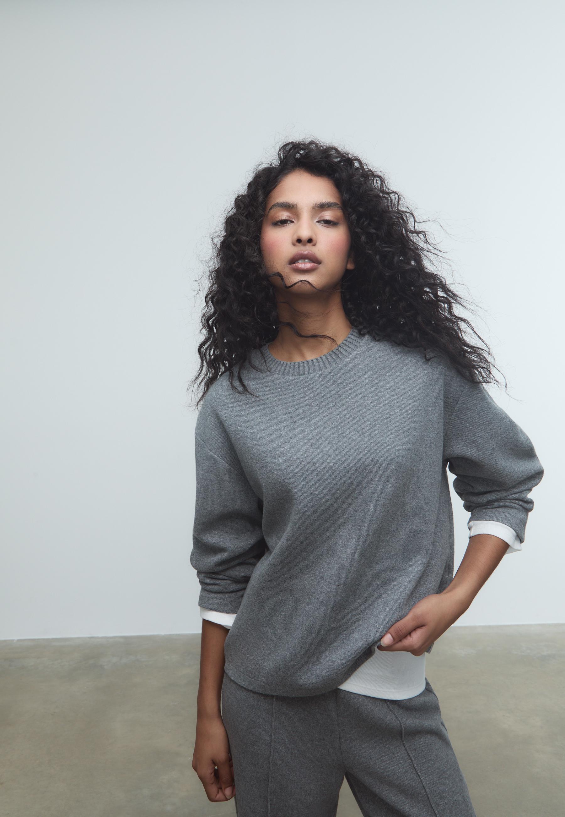 Knit round neck T-shirt — Dark grey